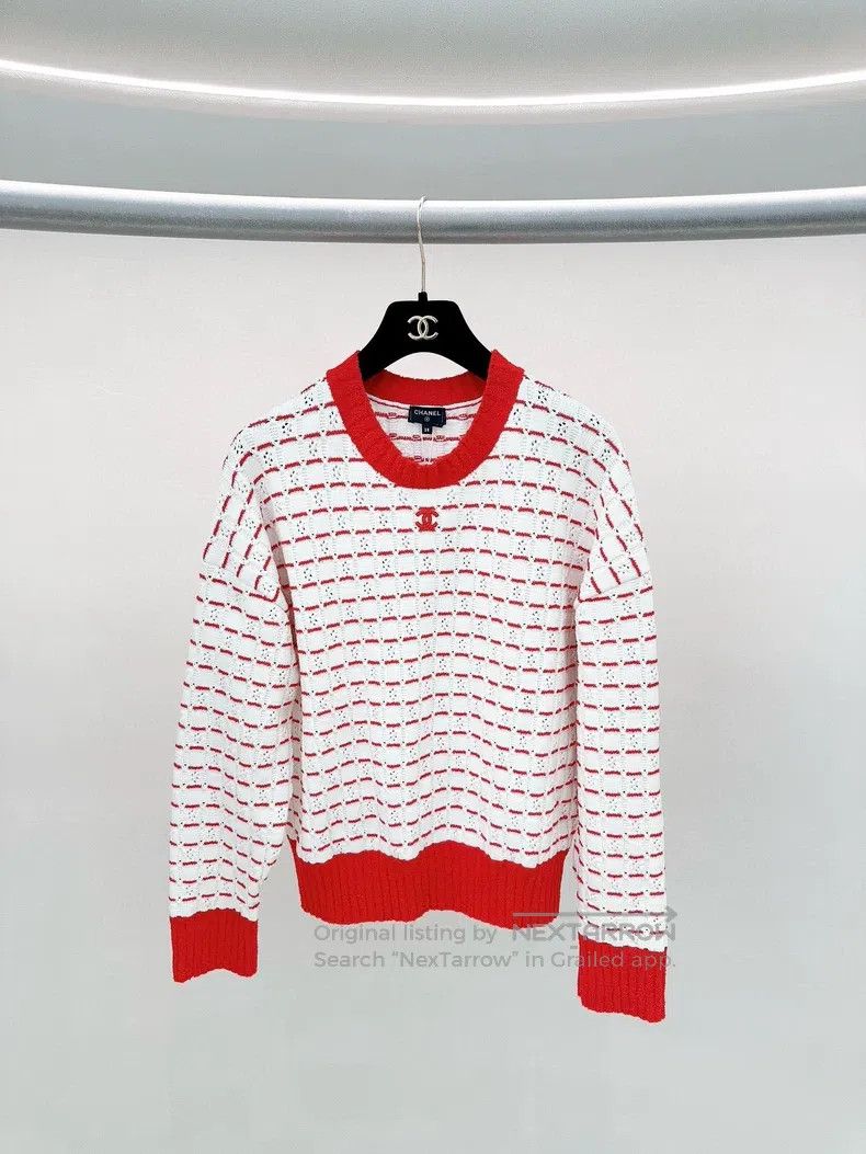 Chanel 23C early spring red and white knitted striped swea
