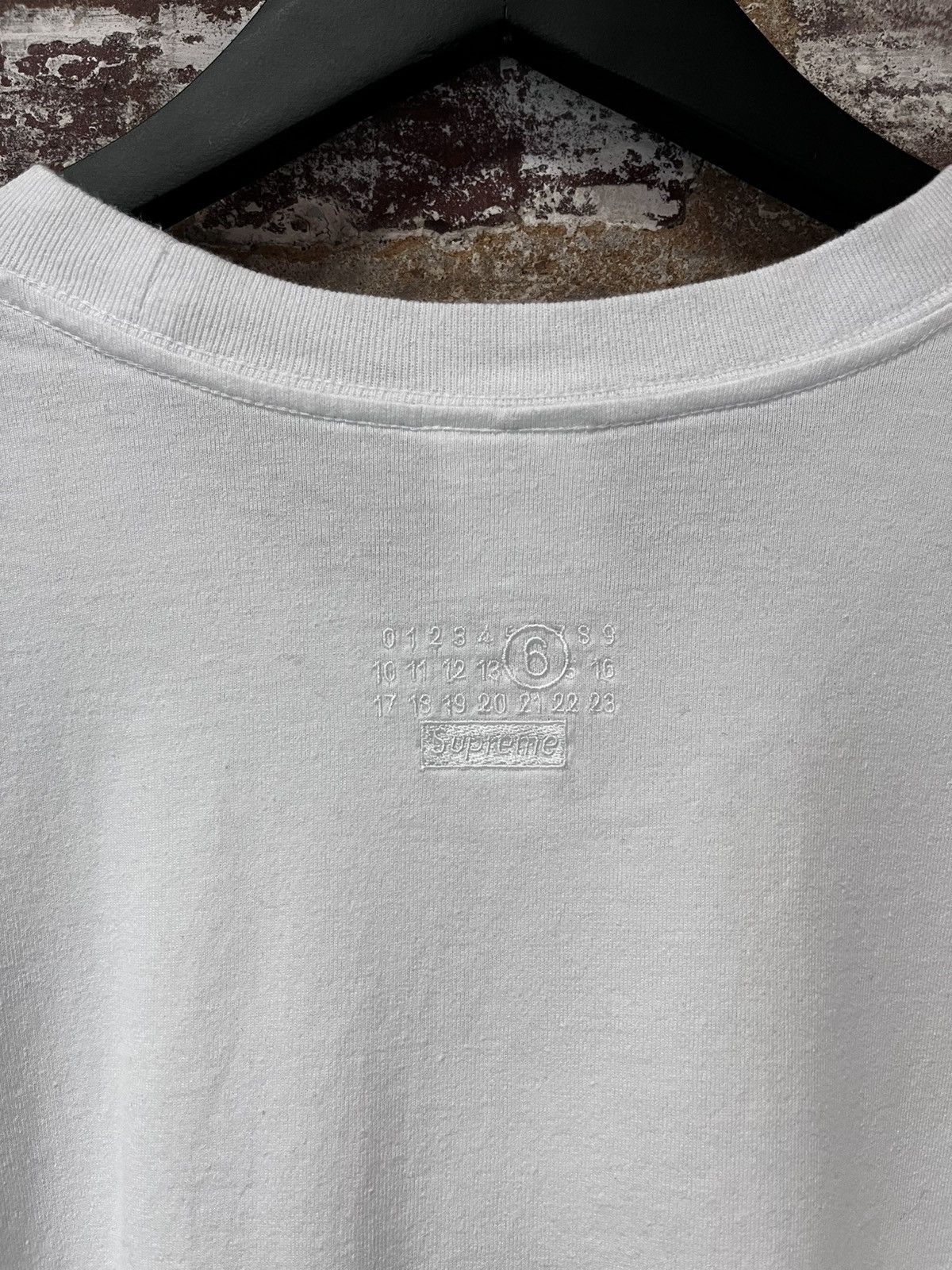 Maison Margiela × Supreme Supreme White MM6 Maison Margiela Money S/S Top Size US XL / EU 56 / 4 - 4 Thumbnail