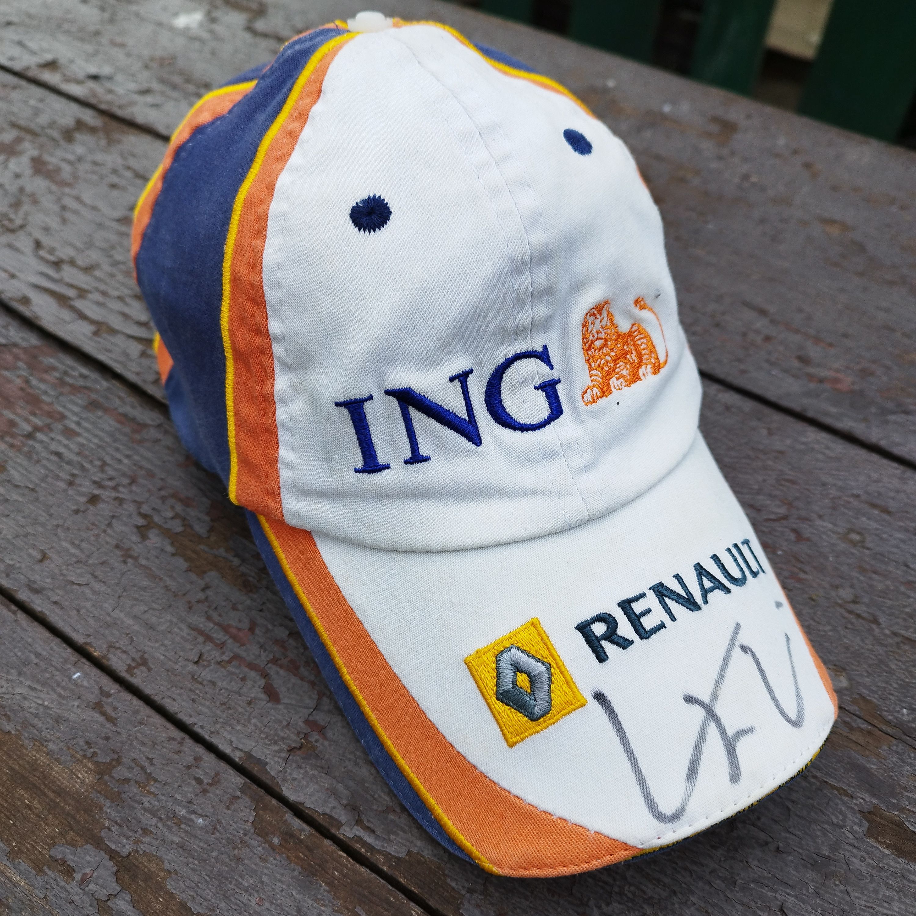 Formula 1 ING Renault F1 Team Signed by Lucas Di Grassi Cap Size ONE SIZE - 1 Thumbnail