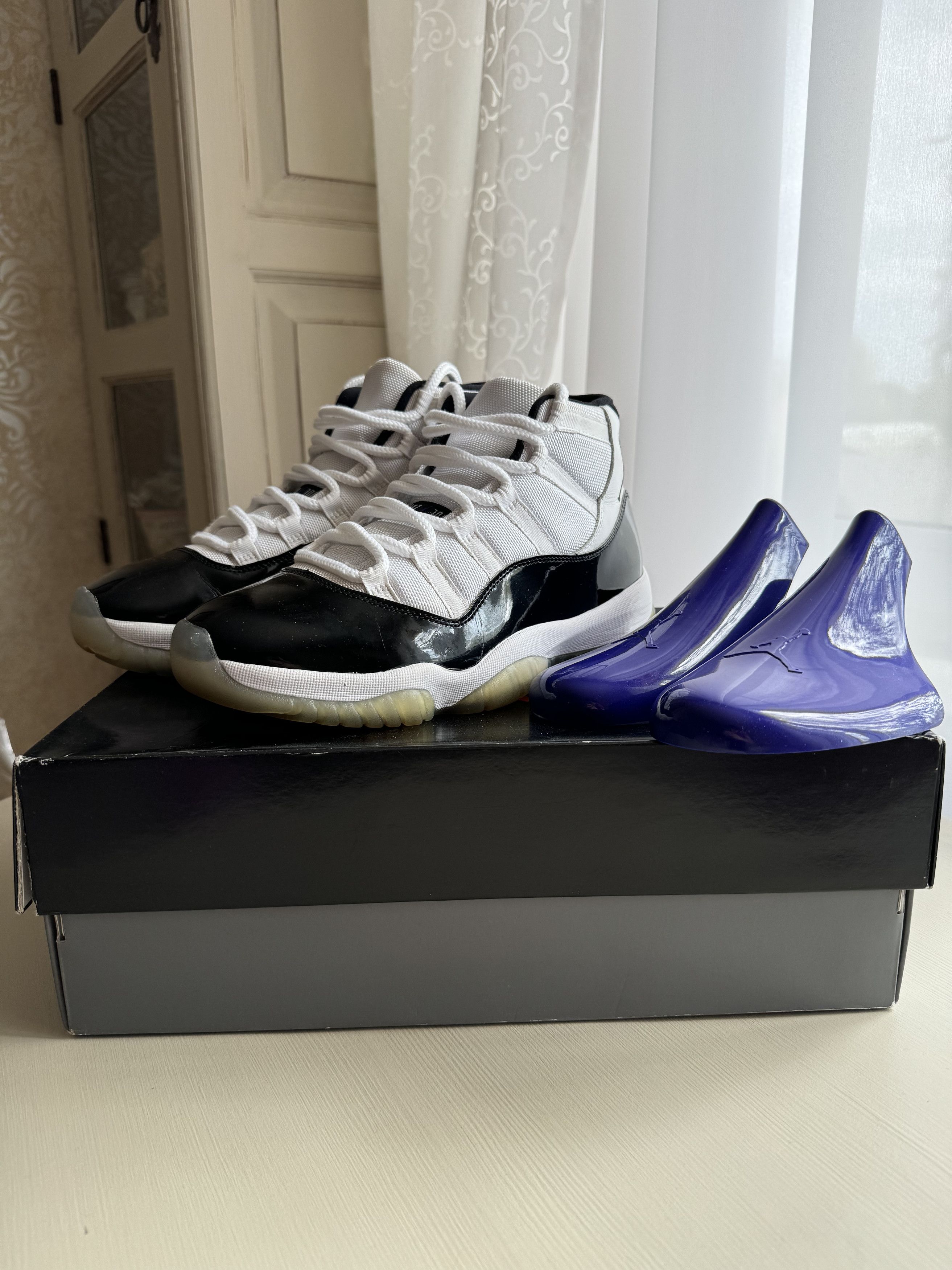 Jordan Brand Nike Air Jordan 11 Retro Concord Size US 9.5 / EU 42-43 - 2 Thumbnail