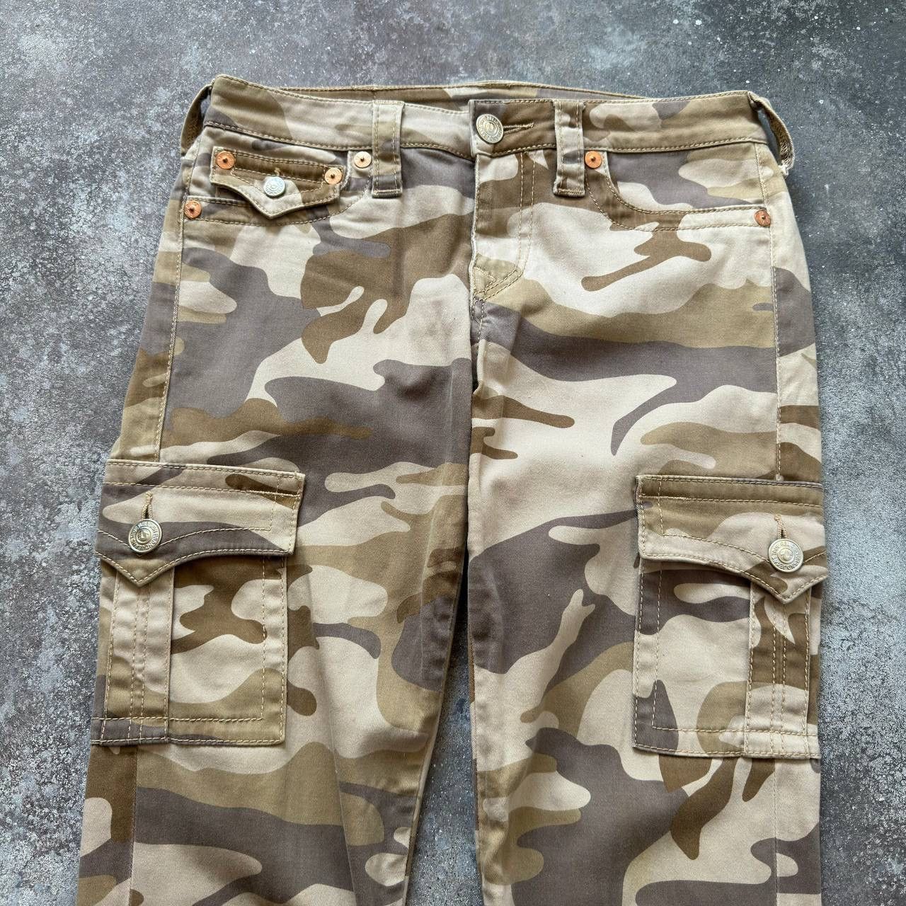 True Religion True Religion Cargo Camo Pants Y2K Size 28" / US 6 / IT 42 - 6 Thumbnail