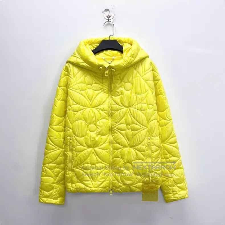 Louis Vuitton Louis Vuitton Lemon yellow quilted three-flower full-print Size US L / EU 52-54 / 3 - 1 Thumbnail