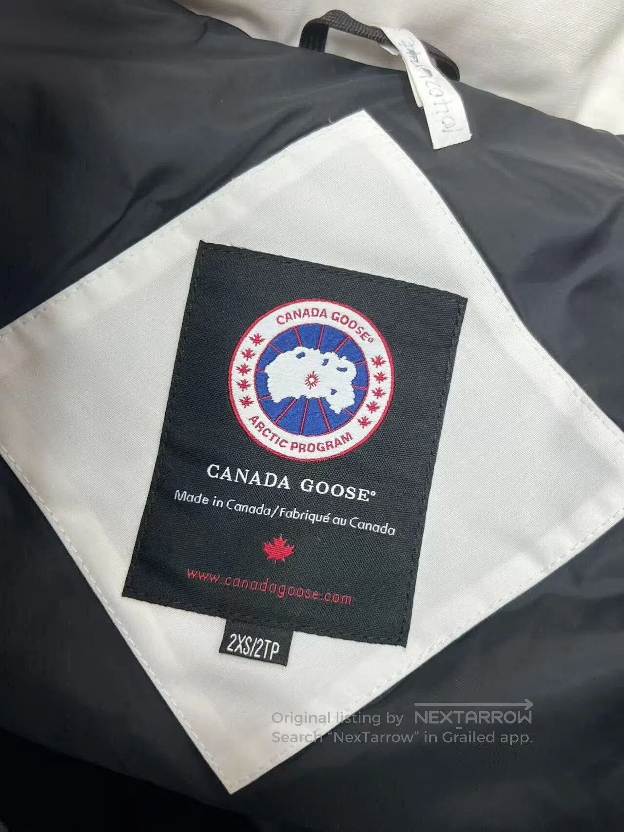 Canada Goose White Short Down Jacket 2XS Size. Size XXS / US 00 / IT 34 - 4 Thumbnail