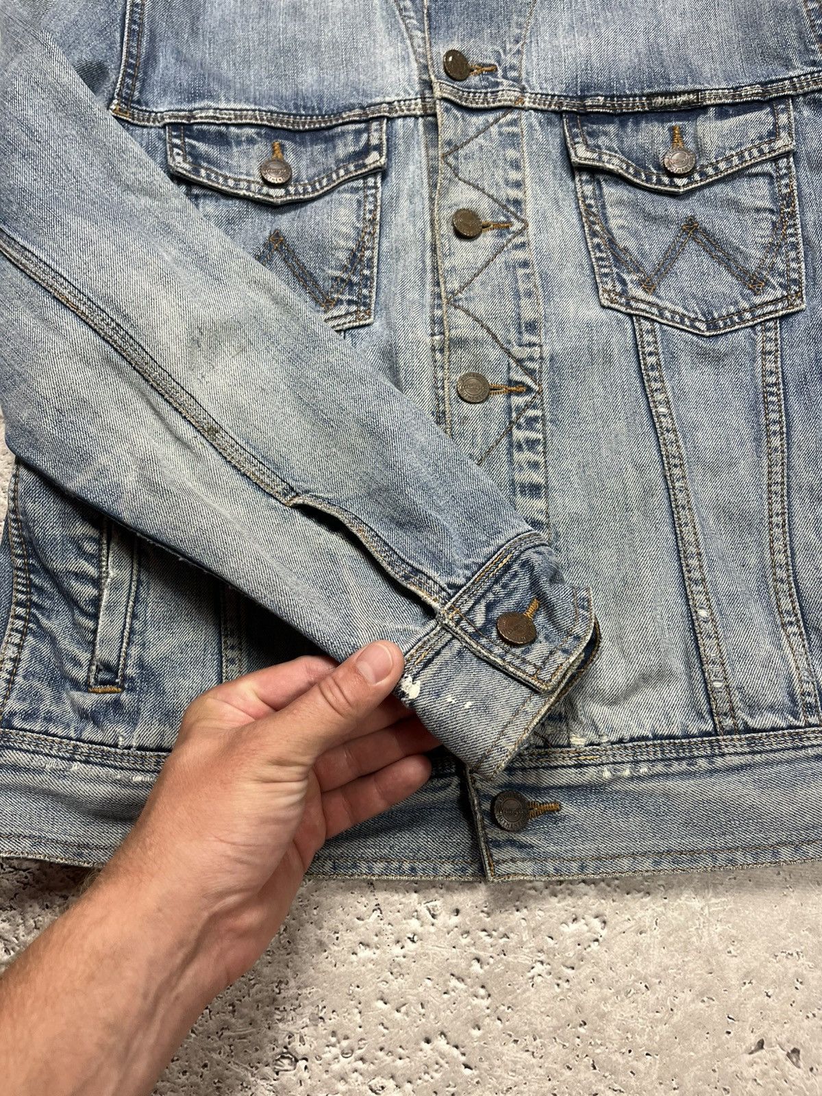Wrangler Wrangler Distressed Denim Jacket Casual Fit M Size Size US M / EU 48-50 / 2 - 8 Thumbnail