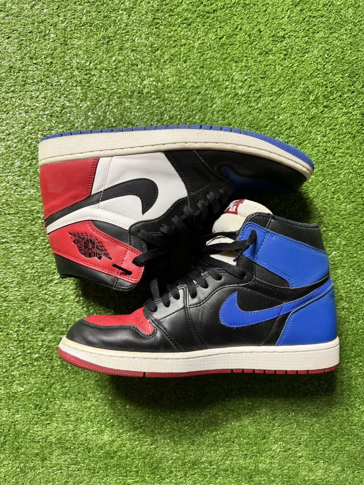 Jordan Brand Air Jordan 1 Retro High OG ‘Top 3’ Size 10.5 Size US 10.5 / EU 43-44 - 3 Thumbnail