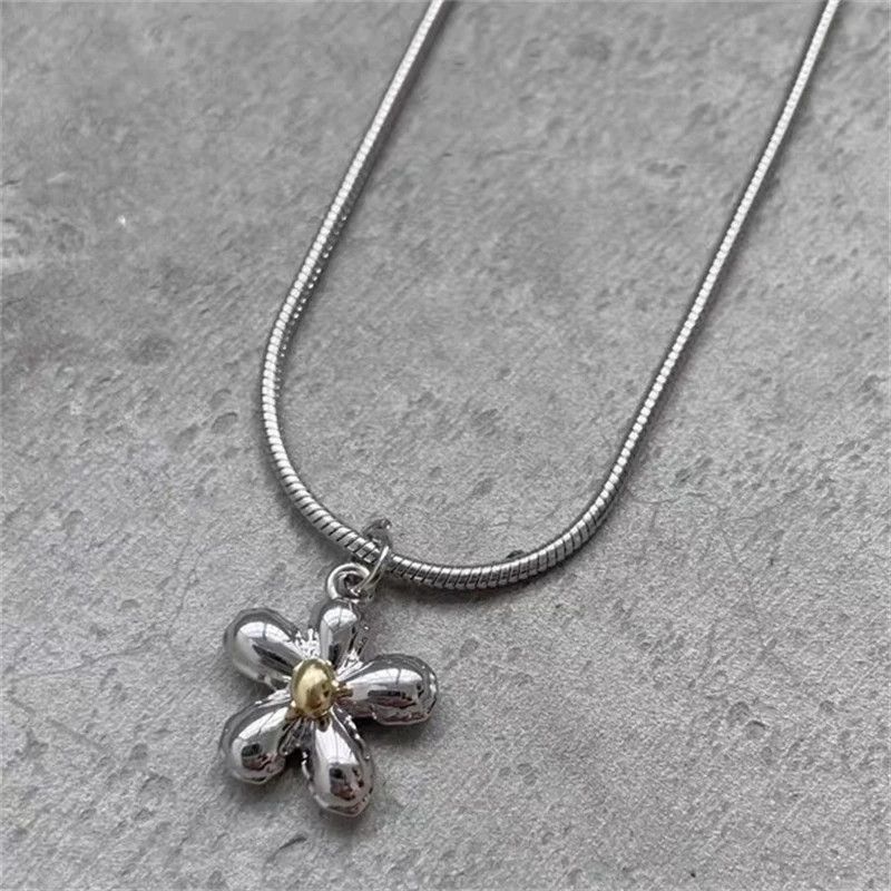 Other Fashion Sweet Cool Flower Pendant Necklaces Size ONE SIZE - 2 Thumbnail