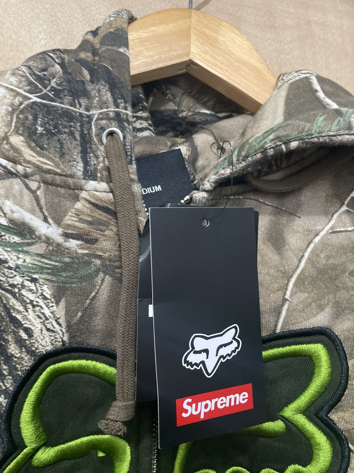 Supreme Supreme fox hoodie factory team real tree size medium brand Size US M / EU 48-50 / 2 - 4 Thumbnail