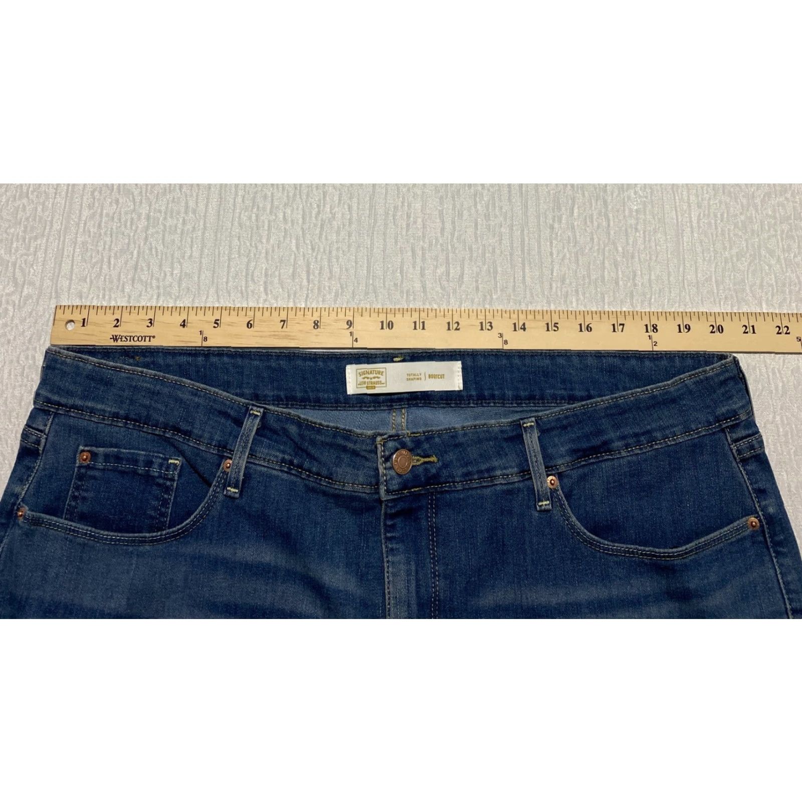 Vintage VINTAGE Signature Levi Strauss Gold Totally Shaping Bootcut Jeans Womens 22S Blue 40×29 Size 27" / US 4 / IT 40 - 3 Thumbnail
