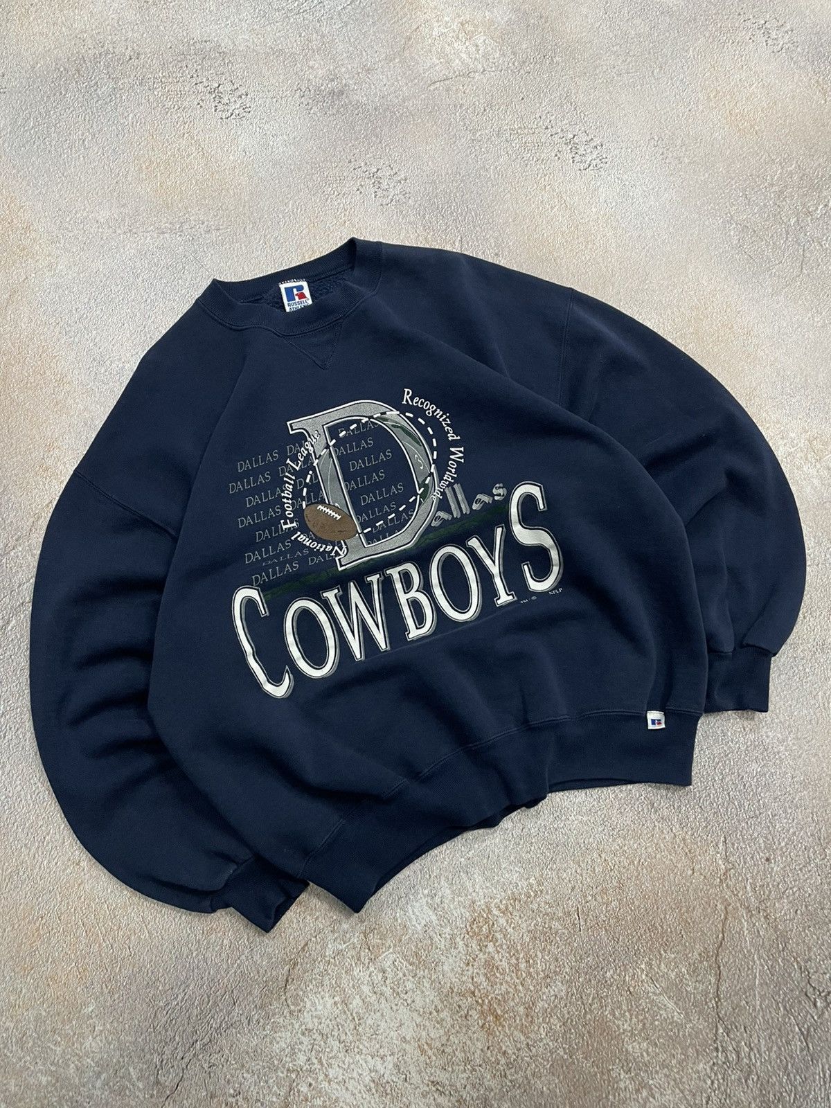 NFL Vintage Russell Athletic Dallas Cowboys Spellout Sweatshirt Size US L / EU 52-54 / 3 - 1 Thumbnail