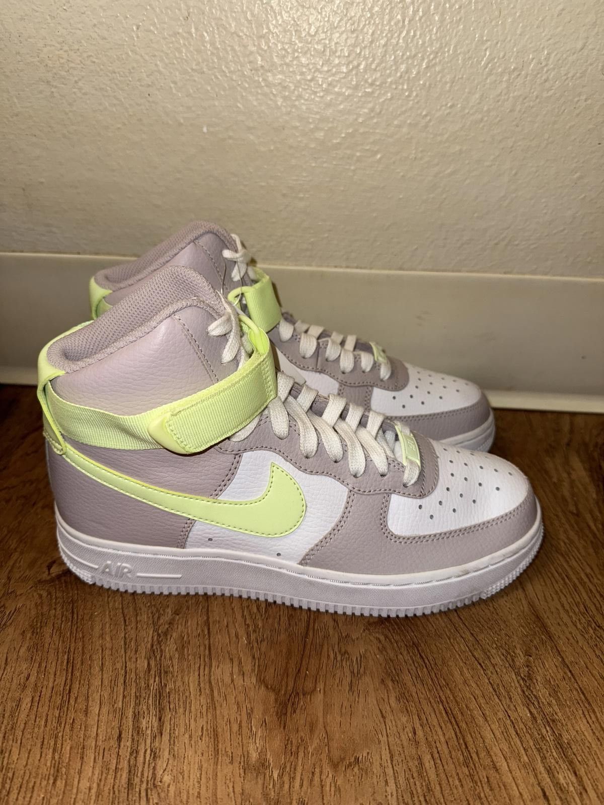 Nike Nike Air Force 1 High Platinum Tint Barely Volt Sample (Women’s) Size US 7 / IT 37 - 1 Thumbnail