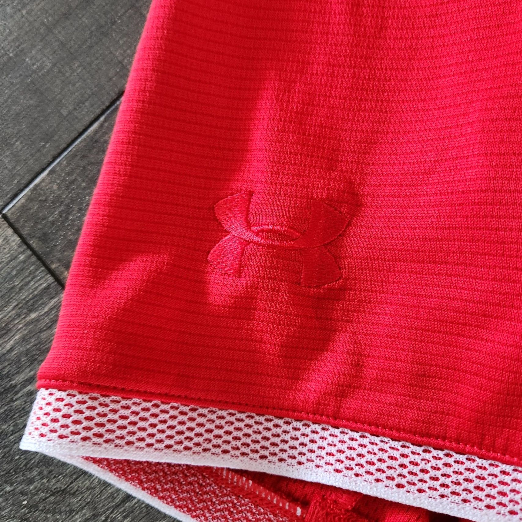Under Armour Under Armour Polo Shirt XL Red Short Sleeve Collared HeatGear Moisture Wicking Logo Men's Polo Shirt XS? Size US XL / EU 56 / 4 - 5 Thumbnail