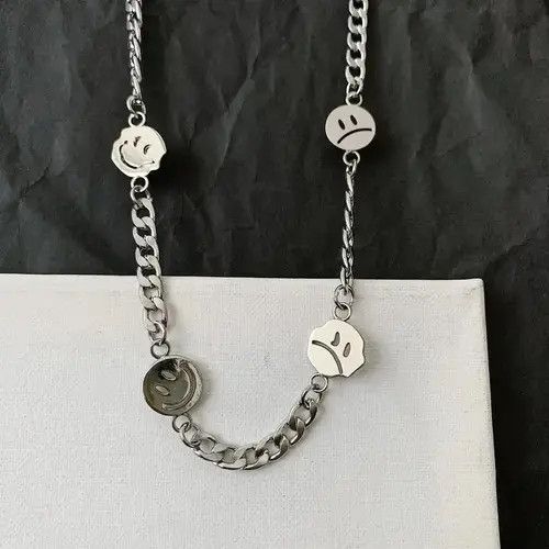 Jewelry Smiley Face Pendant Necklace Chain Size ONE SIZE - 1 Thumbnail