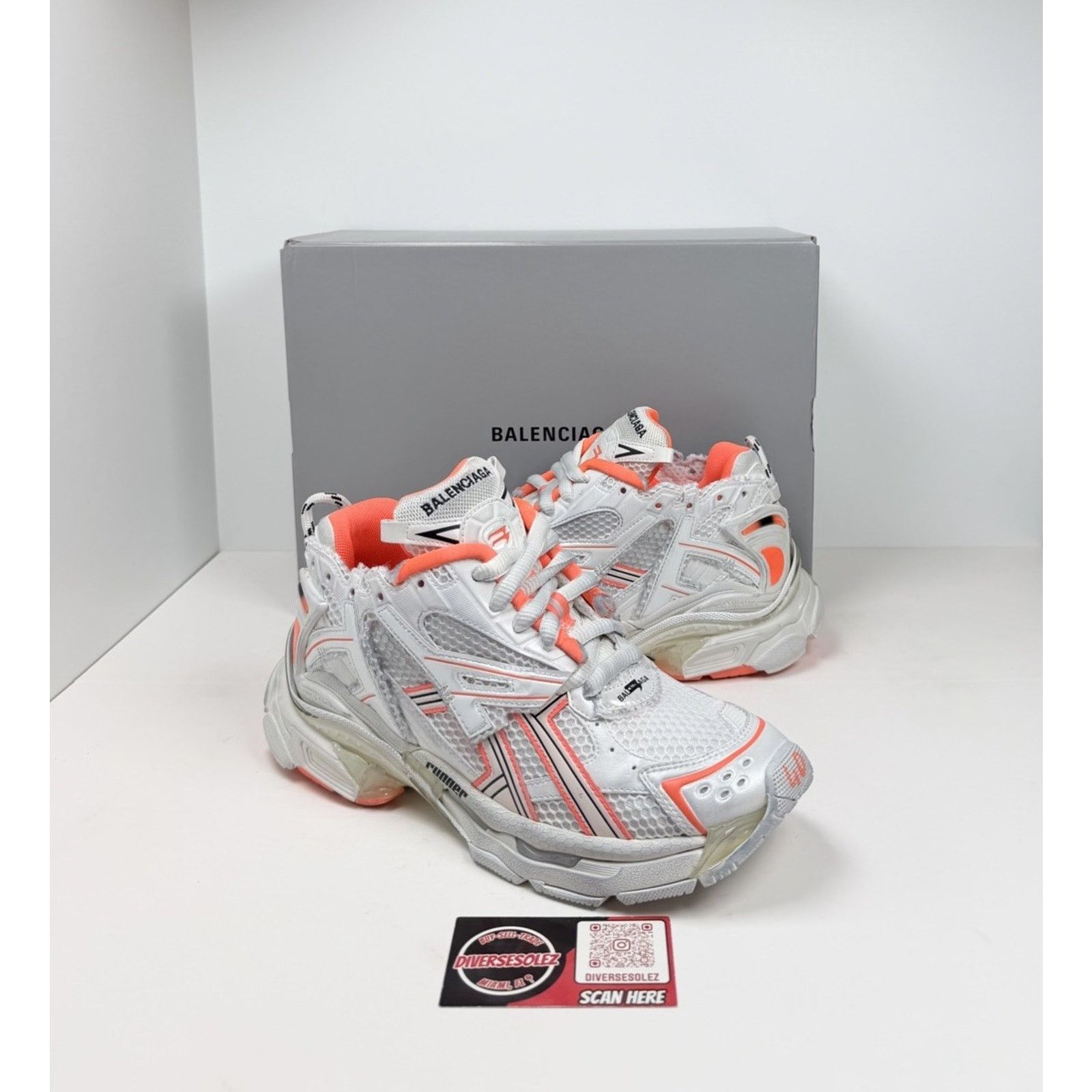 Balenciaga Size 40EU/7US - Balenciaga Runner White/Runner NEW Size US 7 / EU 40 - 1 Thumbnail