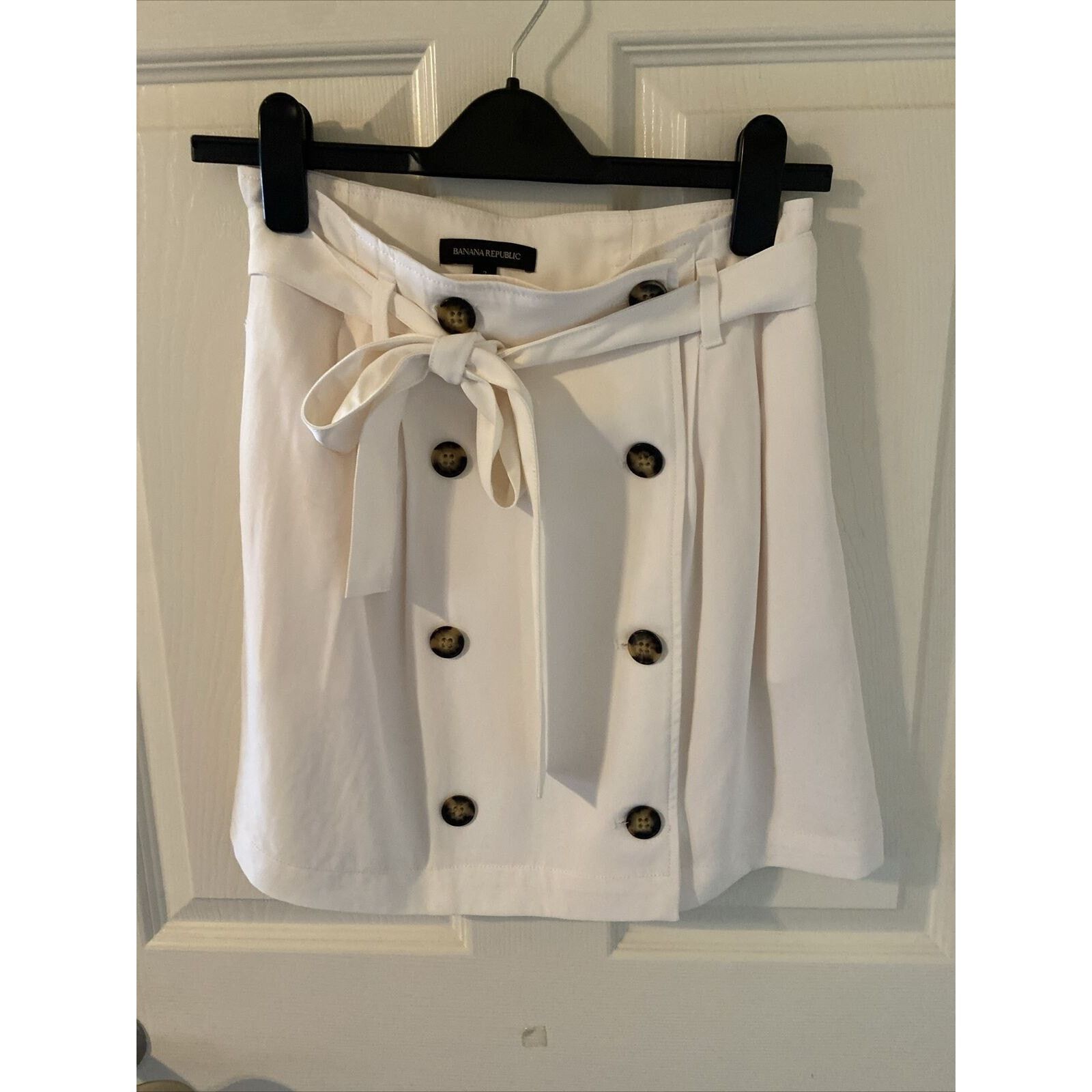 Banana Republic Banana Republic Lined Mini Skirt 2 Cream Buttons Tie Waist Size 26" / US 2 / IT 38 - 1 Thumbnail