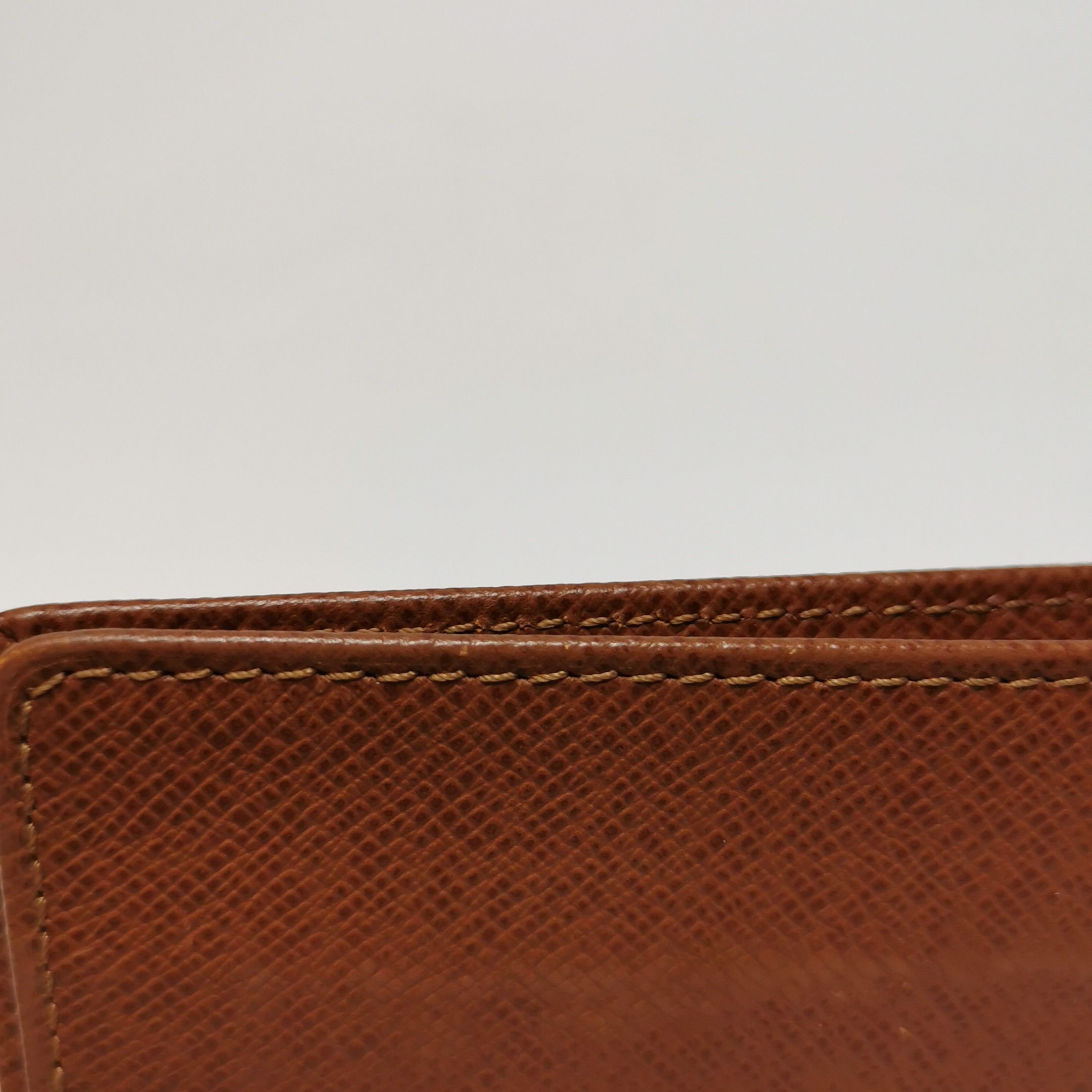Louis Vuitton Louis Vuitton (LV) Cowhide Solid Color Litchi Pattern Secon Size ONE SIZE - 9 Thumbnail