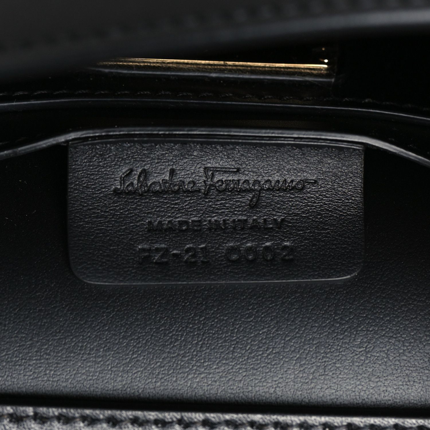 Salvatore Ferragamo o1s1rm0924 Size: OS / Vara Bow Crossbody Bag in Black Size ONE SIZE - 5 Thumbnail