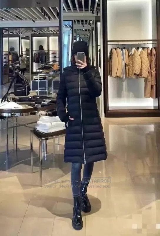 Burberry Burberry Women's Black Padded Down Coat. Size S / US 4 / IT 40 - 8 Thumbnail