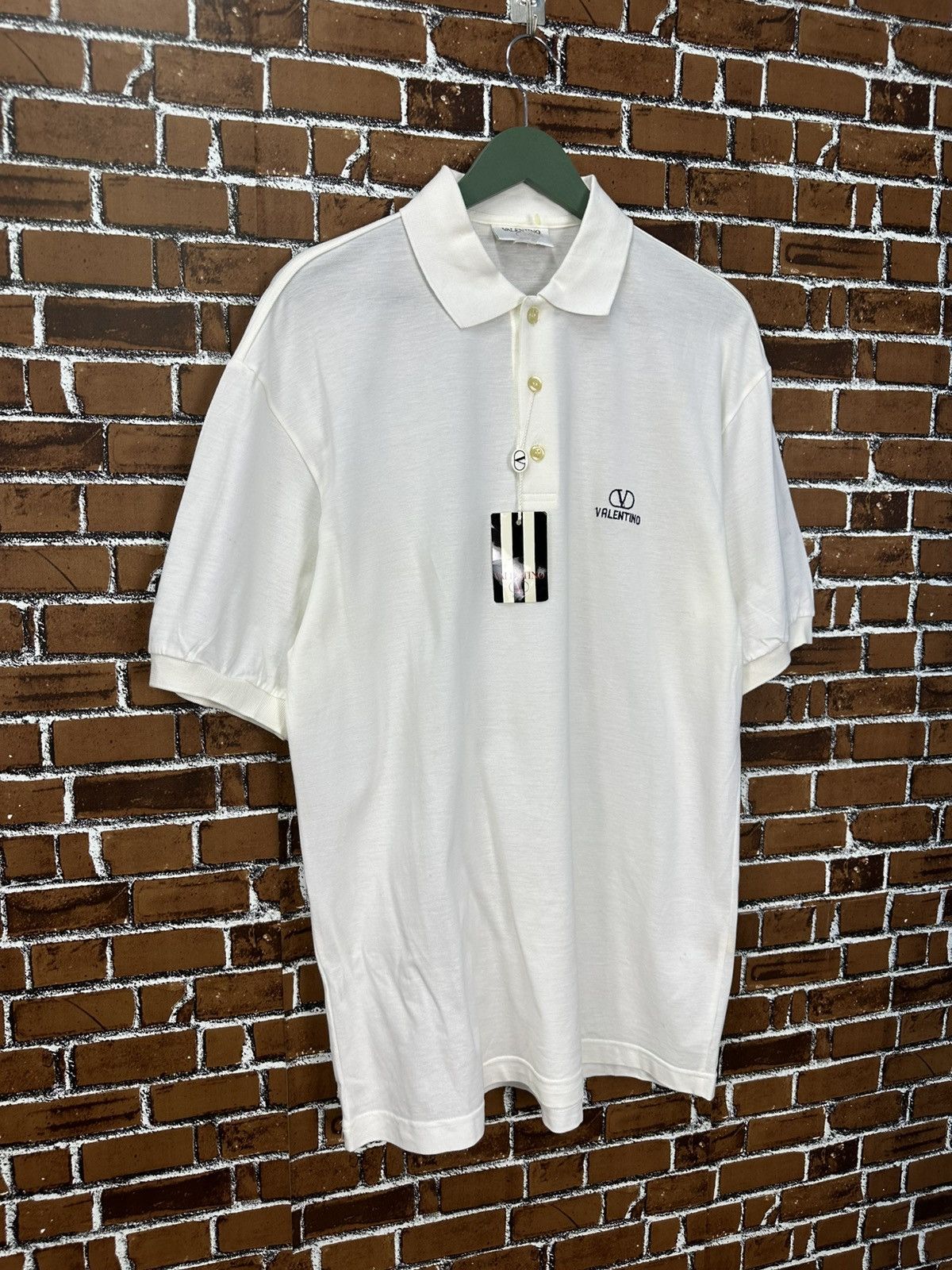 Valentino Vintage Valentino Polo Tee NOS A1021 Size US L / EU 52-54 / 3 - 2 Thumbnail