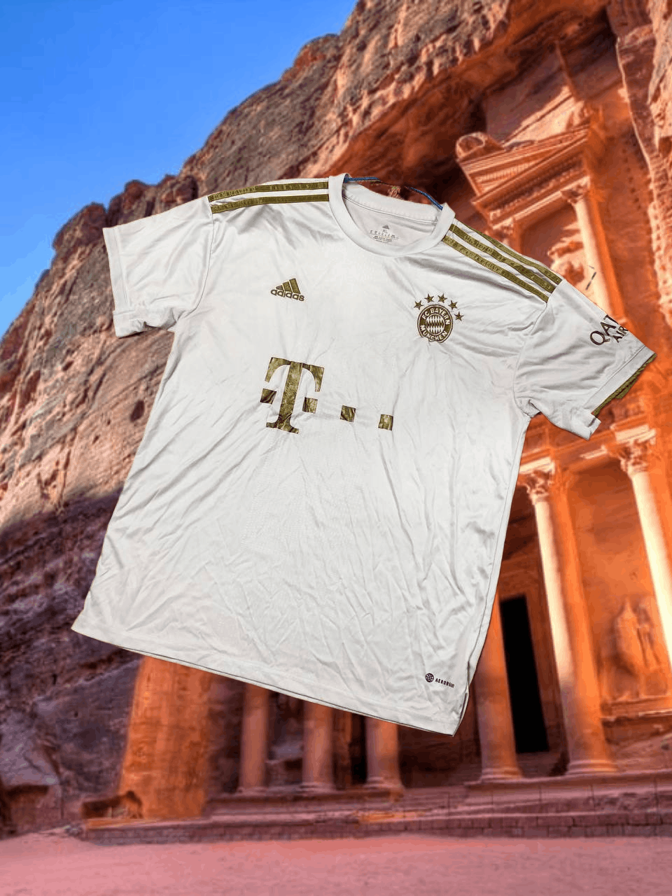Adidas Jerseys Adidas T-Shirt Y2K Vintage F.C. BAYERN MUNCHEN Size US XL / EU 56 / 4 - 1 Thumbnail