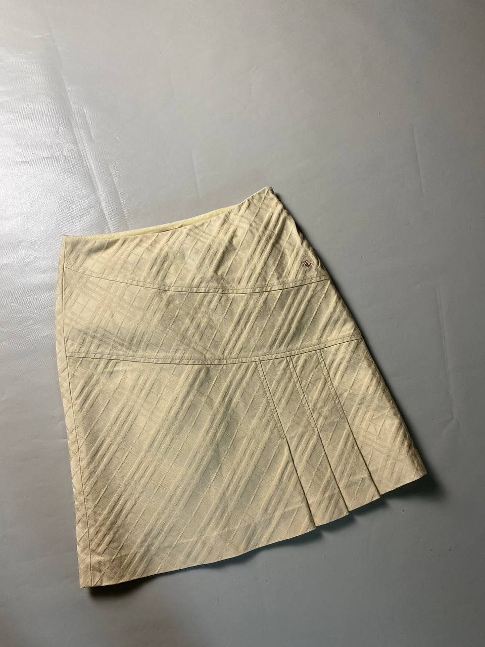 Burberry Vintage Burberry Mini Skirts Size 30" / US 8 / IT 44 - 1 Thumbnail