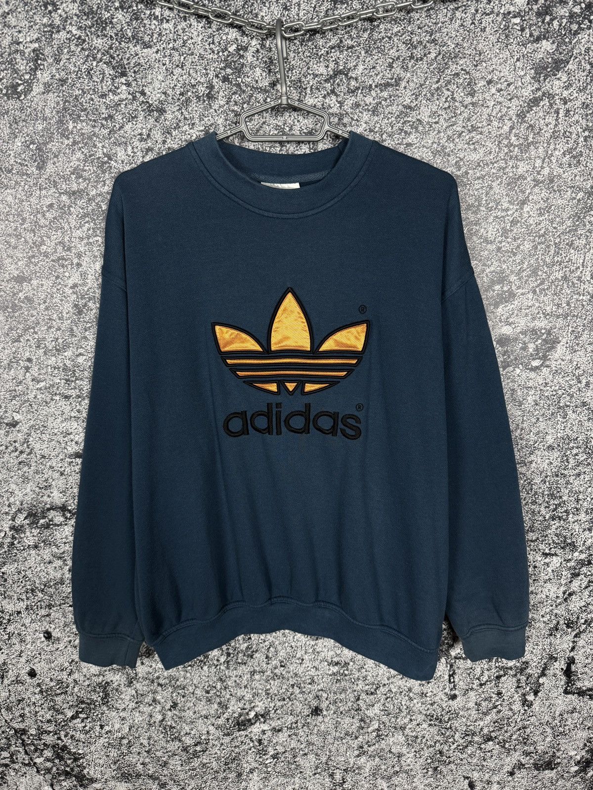 Adidas Vintage 90s Adidas Sweatshirt Big Trefoil Logo Retro Size L Size US L / EU 52-54 / 3 - 1 Thumbnail