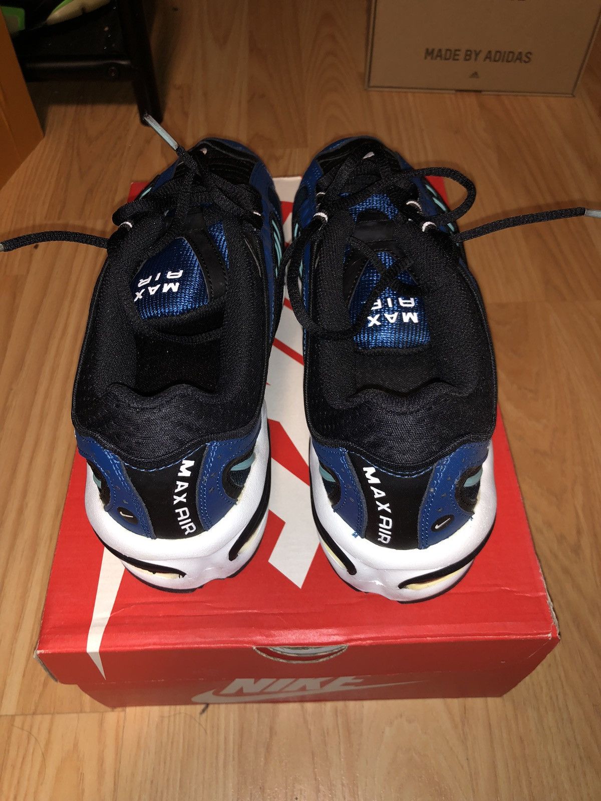 Nike Nike Air Max Tailwind IV - Size 9.5 Size US 9.5 / EU 42-43 - 3 Thumbnail