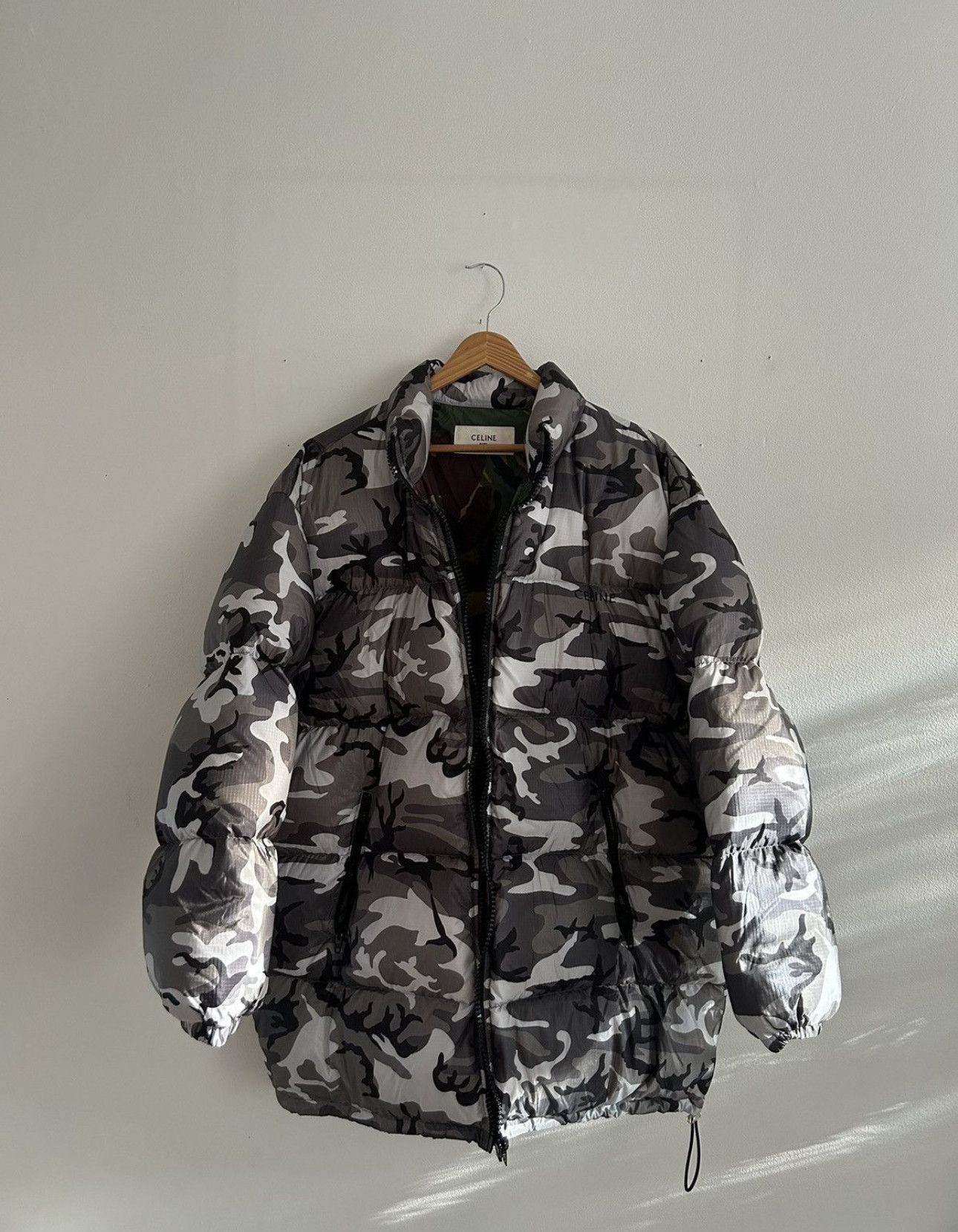 Celine Overzied Camo Puffer Jacket Size US L / EU 52-54 / 3 - 1 Thumbnail