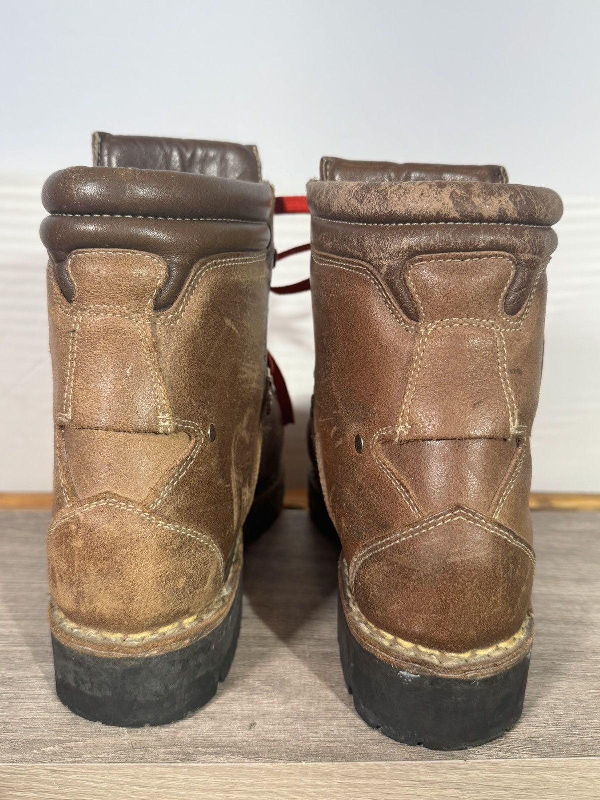 LOWA LOWA Mountaineering Boots Men’s MISMATCHED Sz 6M (R) 5.5M L Size US 6 / EU 39 - 5 Thumbnail