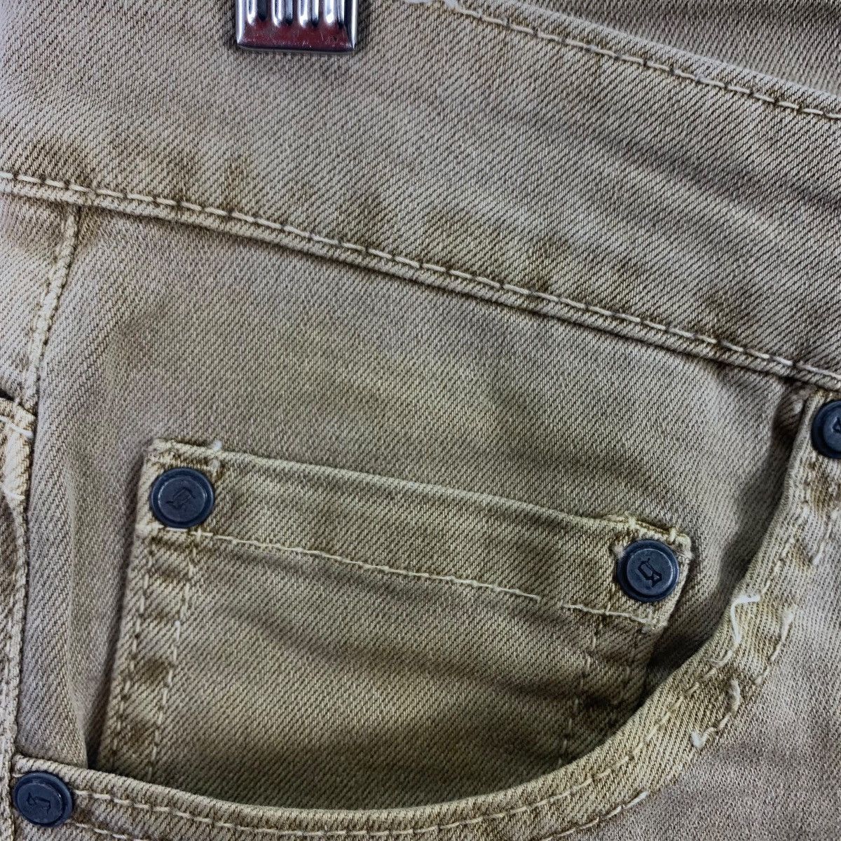 Designer × John Galliano JOHN GALLIANO newspaper printed goes jogging designer jeans Size US 31 - 8 Thumbnail
