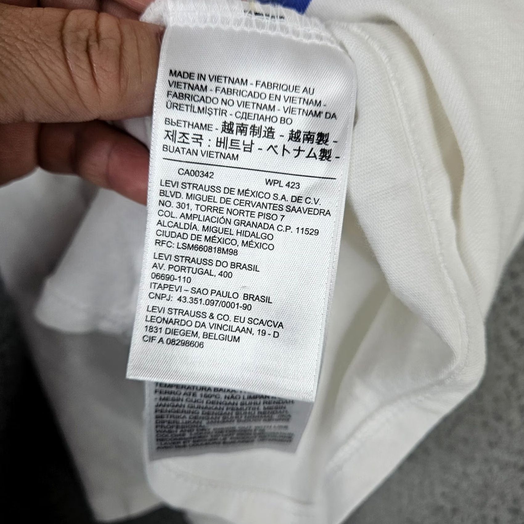 Levi's Levi's Women's Crew Neck Short Sleeve White T-Shirt M Regular Cotton Jersey Basic Shirt Womens Regular Size M White 90s Vote Theme Size M / US 6-8 / IT 42-44 - 5 Thumbnail