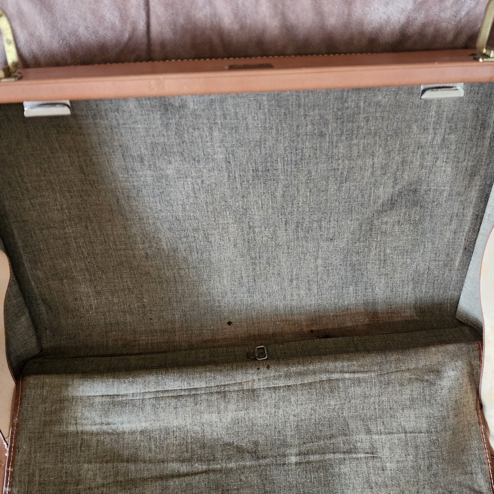 Hartmann Hartmann Knocabout Leather Suitcase - 21"x12"x"6 - Vintage Size ONE SIZE - 5 Thumbnail
