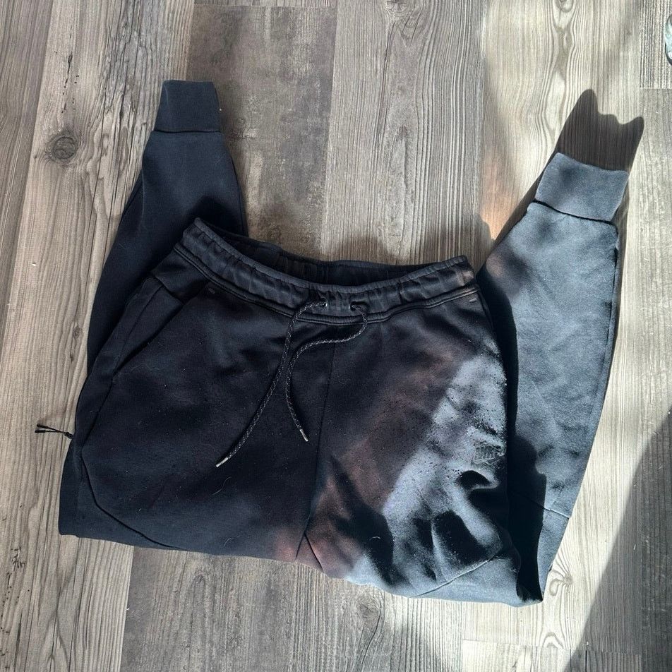 Nike mens nike black sweatpants Size US 32 / EU 48 - 1 Thumbnail