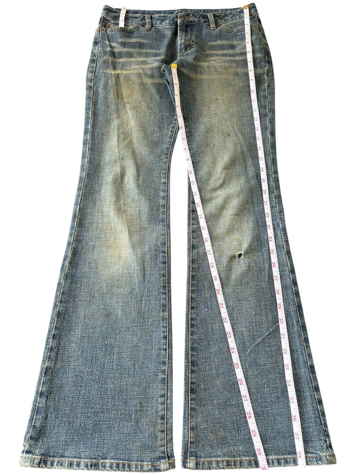 Uniqlo Vintage Uniqlo Mud Wash Distress Low Rise Flare Jeans Size 29" - 8 Thumbnail