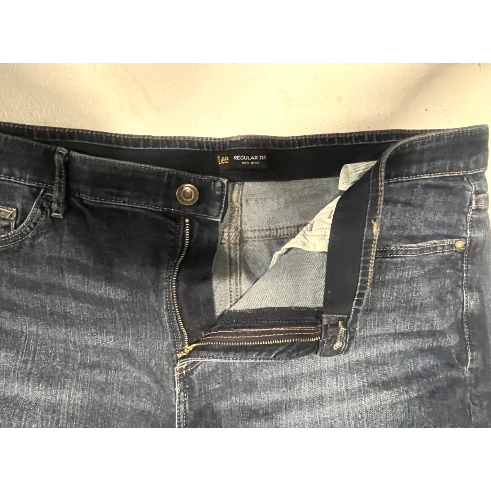 Lee Lee Jeans Capri Jeans Womens 18M Blue Dark Wash Cropped Stretch Denim Plus Size High Rise 21in Inseam Pockets Size 40" / US 18 - 6 Thumbnail