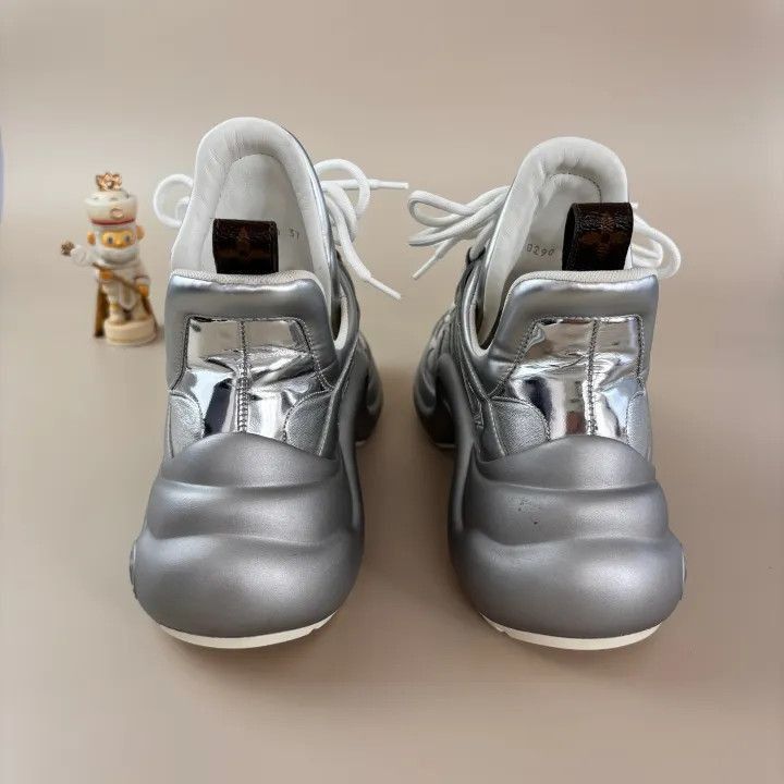 Louis Vuitton Louis Vuitton Silver Low-Top Stylish Sneakers -2508 Size US 6 / IT 36 - 3 Thumbnail