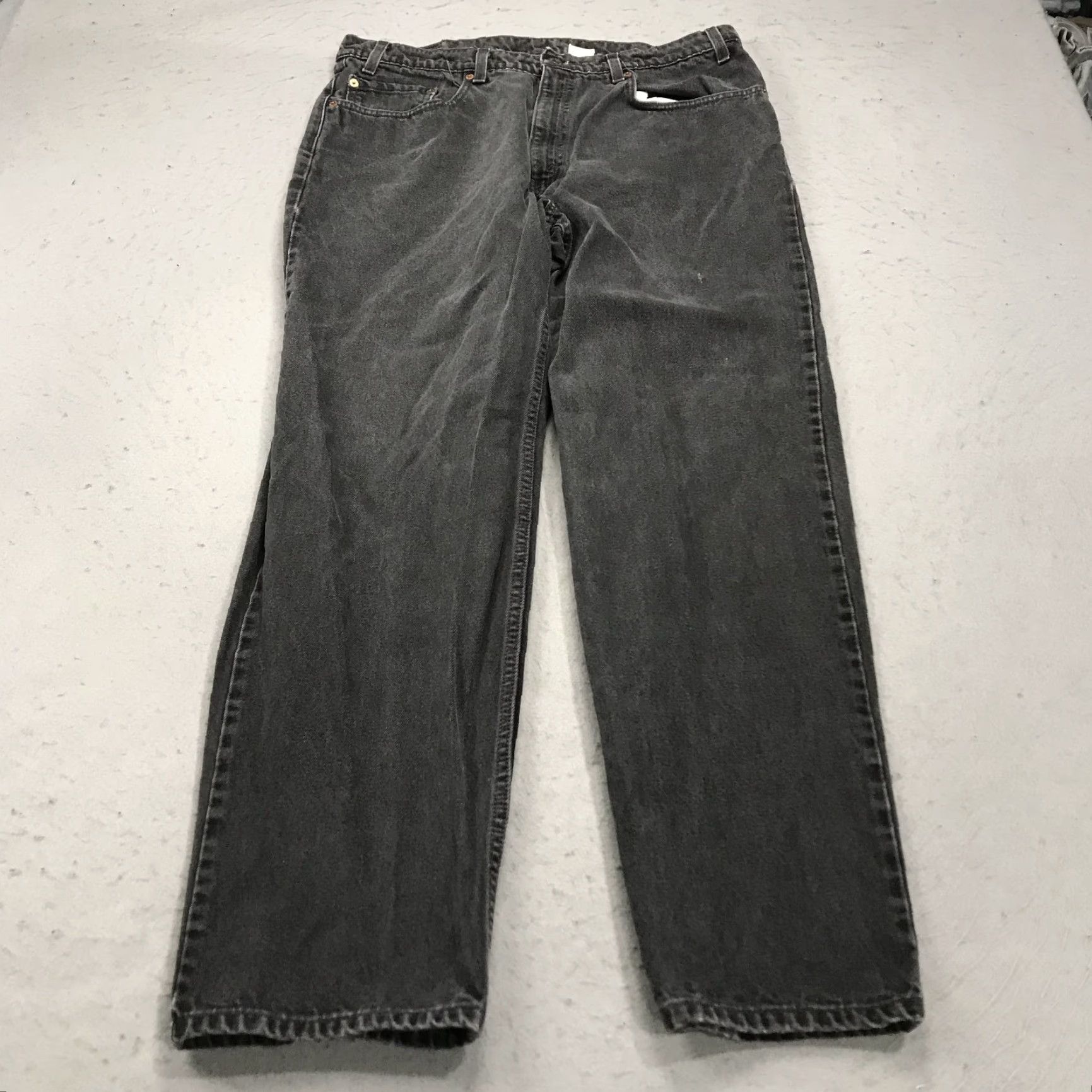 Levi's VINTAGE Levi's 550 Jeans Mens 38x32 Black Relaxed Fit Denim Tapered Leg Logo 90s Size US 38 / EU 54 - 2 Thumbnail