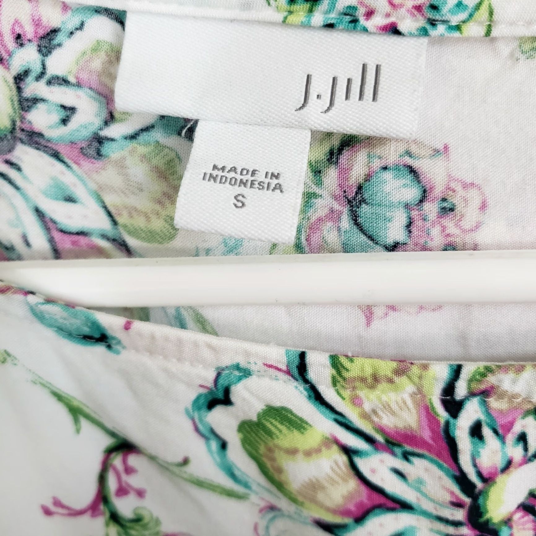 J. Jill J. Jill Womens Tank Top Sz Small Pink Green Floral Rayon Shirt Sleeveless Boat Neck Pullover Classic Basic Womens 90s? Size S / US 4 / IT 40 - 5 Thumbnail