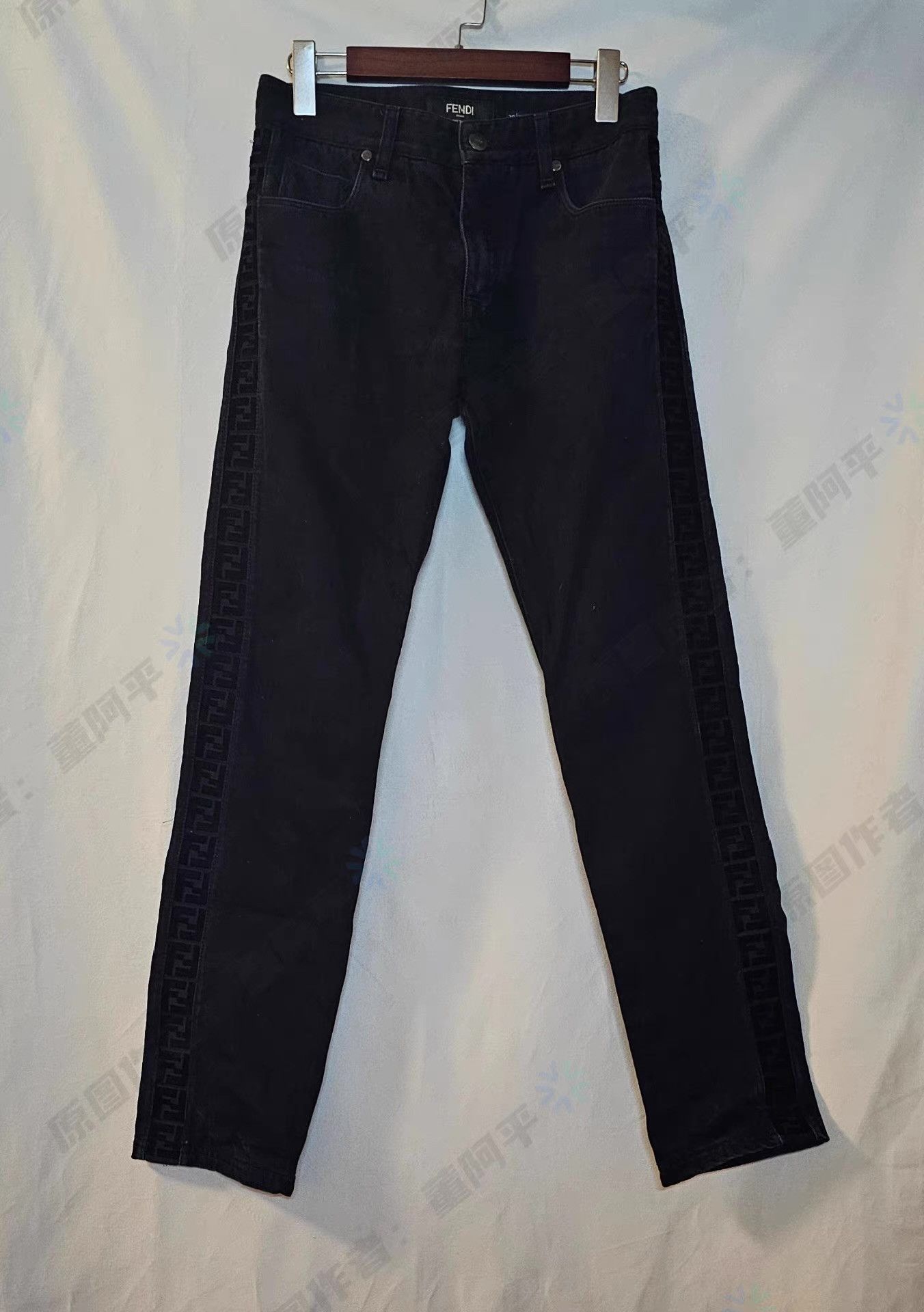 Fendi FENDI men's and women's classic jeans Q4 Size US 32 / EU 48 - 1 Thumbnail