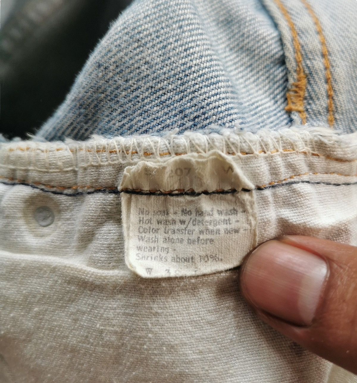 Levi's 80s Vintage Levis 501 Selvedge Rindem Top Button2 Size US 36 / EU 52 - 21 Thumbnail