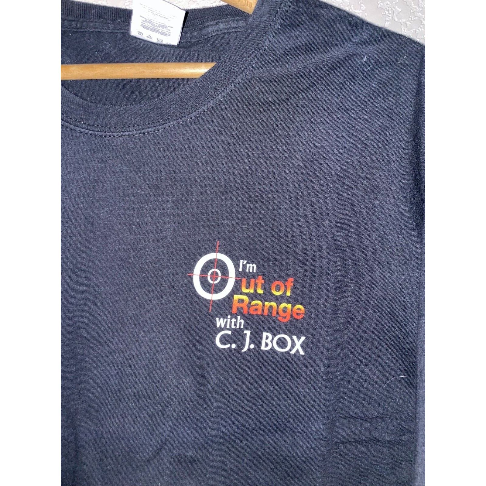Hanes Vintage CJ Box Shirt I'm Out Of Range Book Author Tee L Size US L / EU 52-54 / 3 - 3 Thumbnail