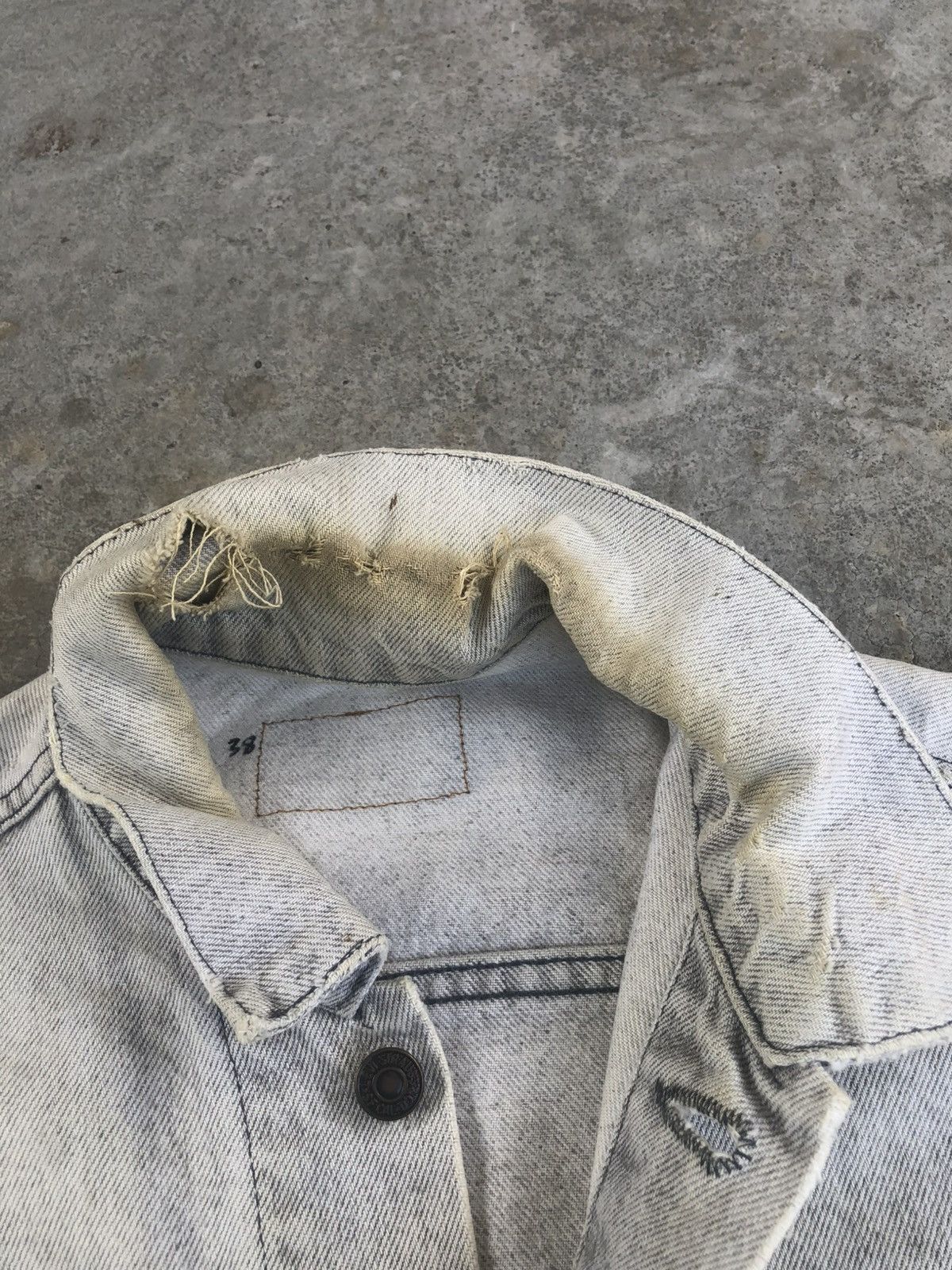 Levi's Vintage 80’s Levis Denim Jacket Distressed Size US L / EU 52-54 / 3 - 20 Thumbnail