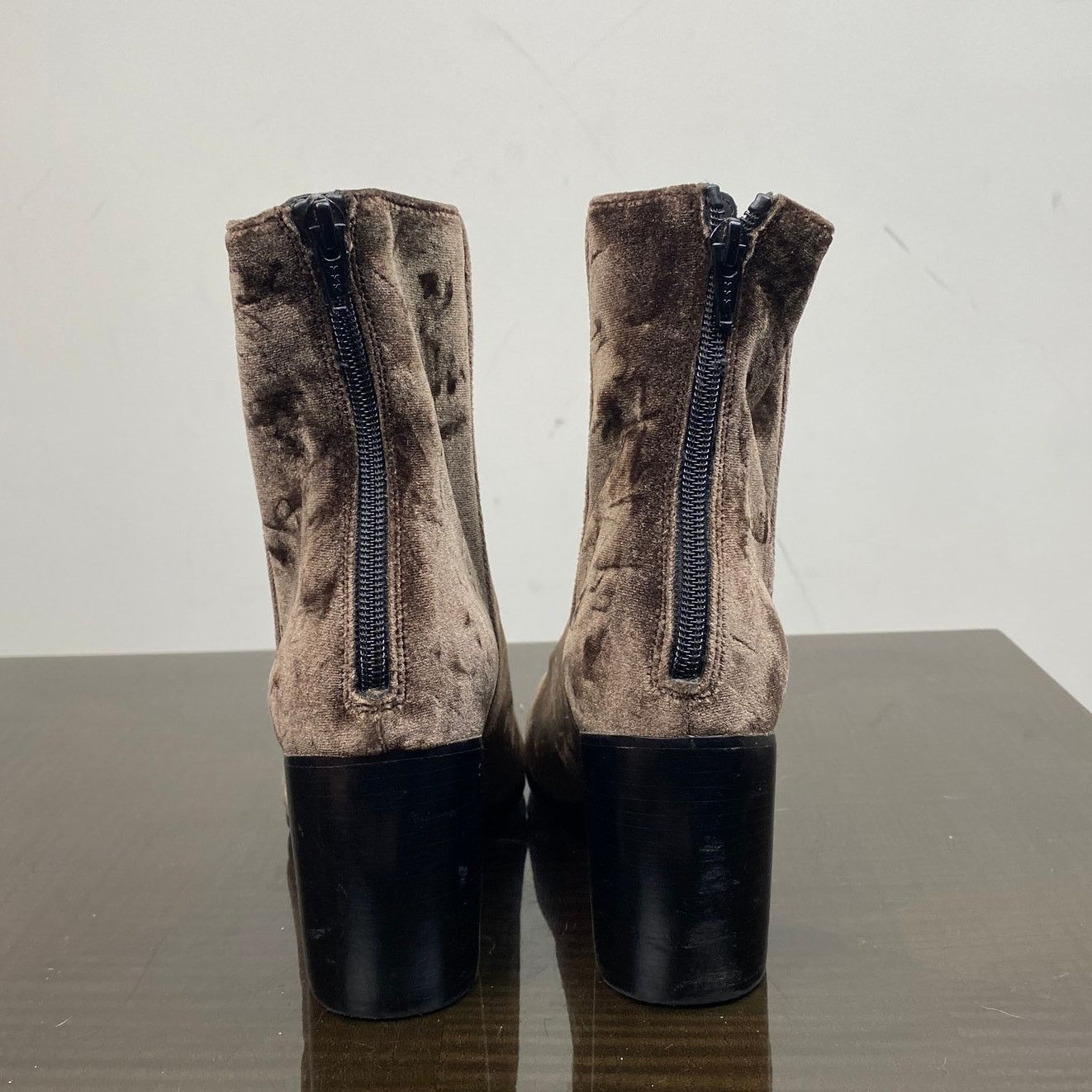 Ann Demeulemeester Ann Demeulemeester Crushed Velvet Ankle Zip Booties 37 Size US 7 / IT 37 - 4 Thumbnail