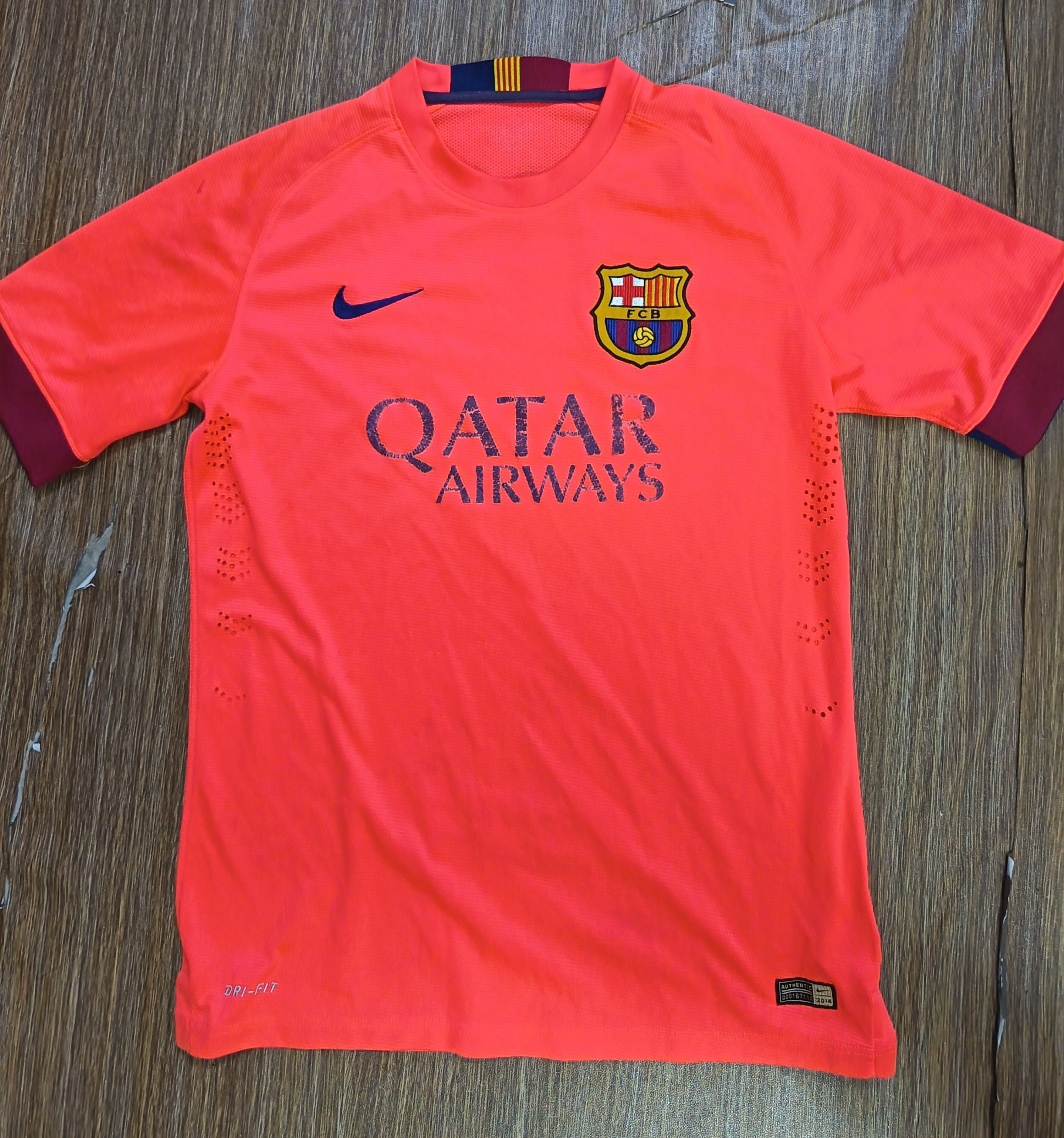 Other Barcalona away kit 2014/2015 bootleg Size US M / EU 48-50 / 2 - 1 Thumbnail