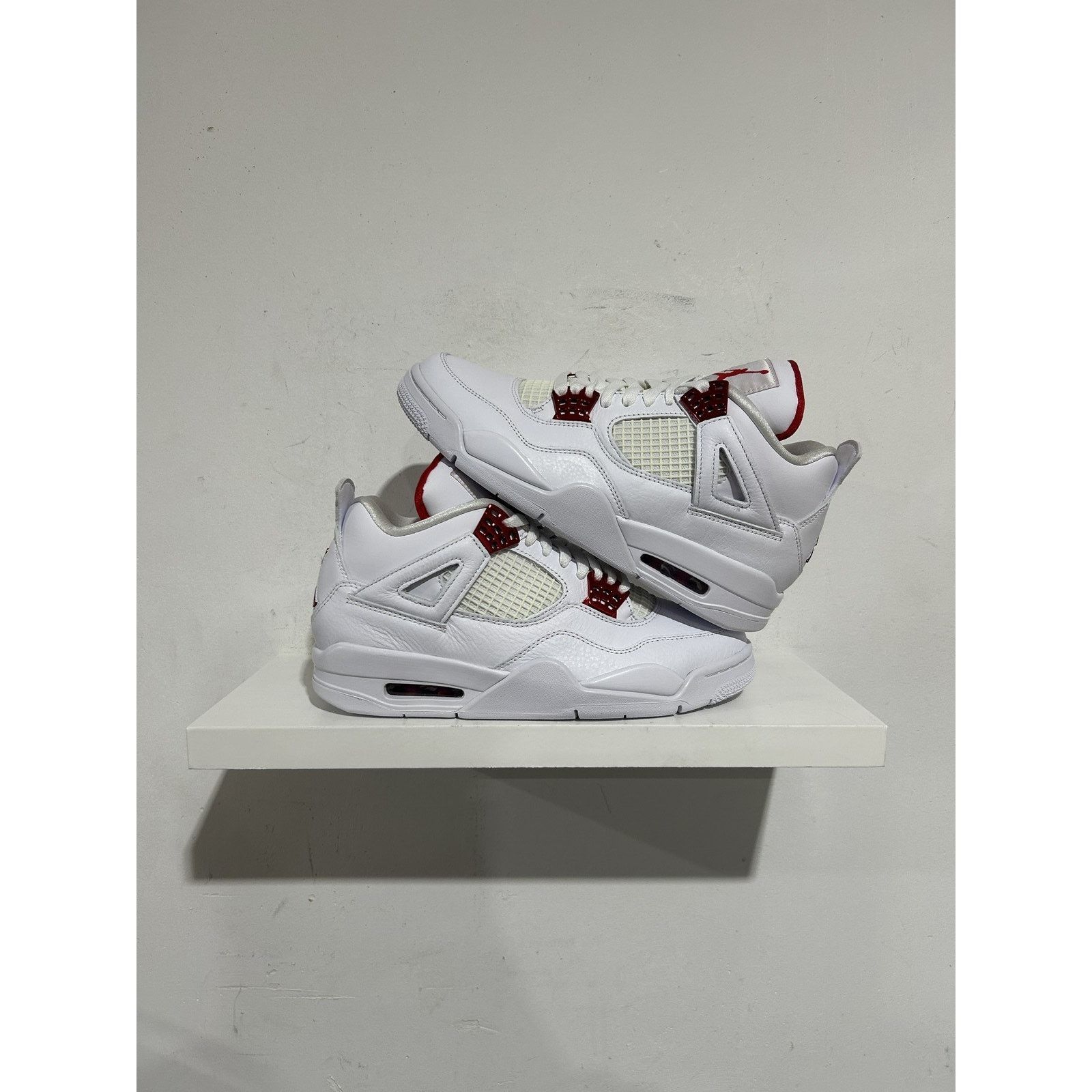 Jordan Brand JORDAN 4 RED METALLIC SIZE 8 NEW Size US 8 / EU 41 - 1 Thumbnail
