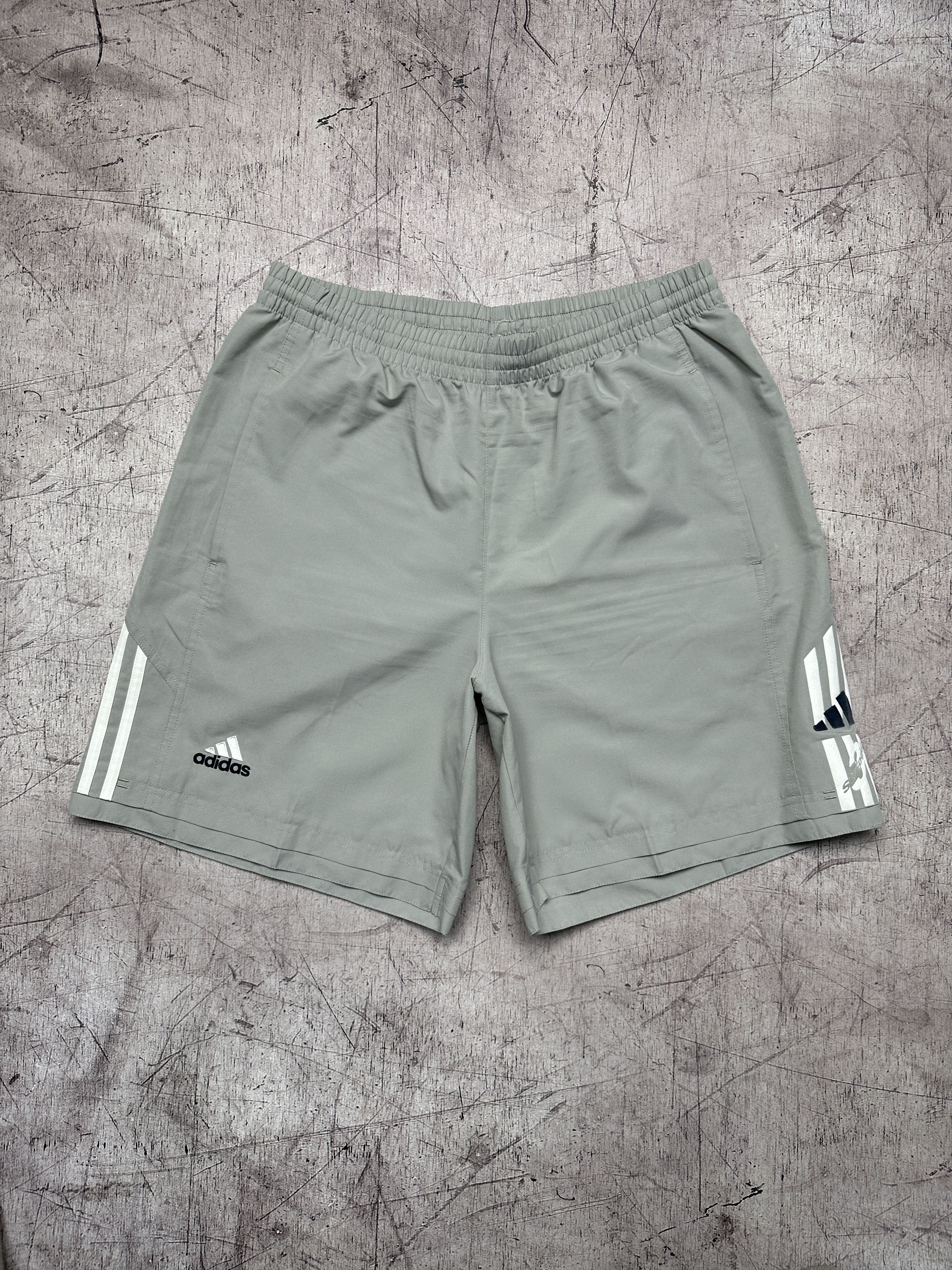 Adidas Adidas Vintage Mens Shorts Size US 36 / EU 52 - 1 Thumbnail