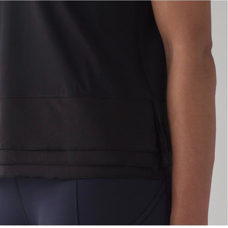 Lululemon Lululemon Sole Training Tee 4 Black Luxtreme Mesh Dot Trim S Size S / US 4 / IT 40 - 3 Thumbnail
