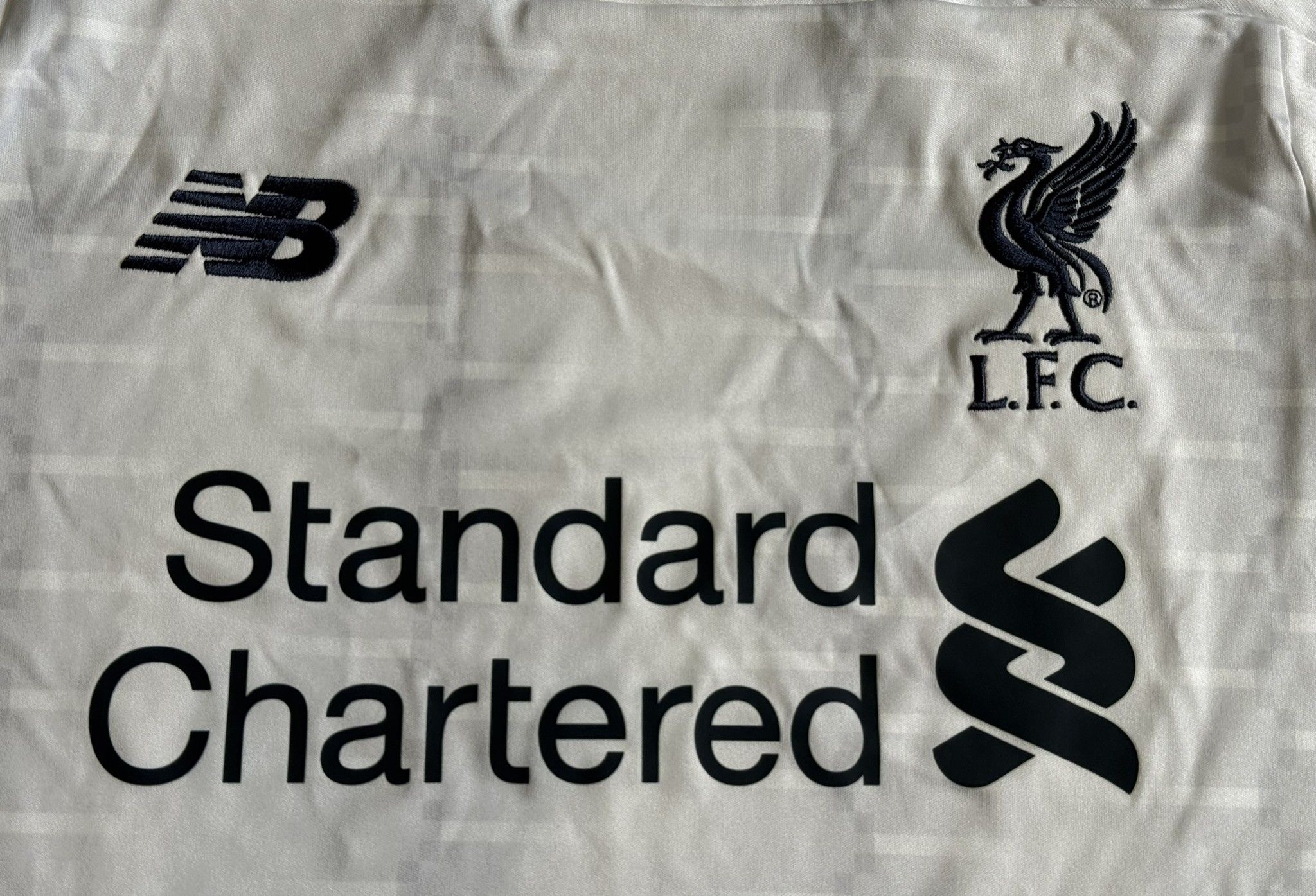 New Balance LIVERPOOL 2019 2020 FOOTBALL SHIRT SOCCER JERSEY BOYS Size US XS / EU 42 / 0 - 6 Thumbnail