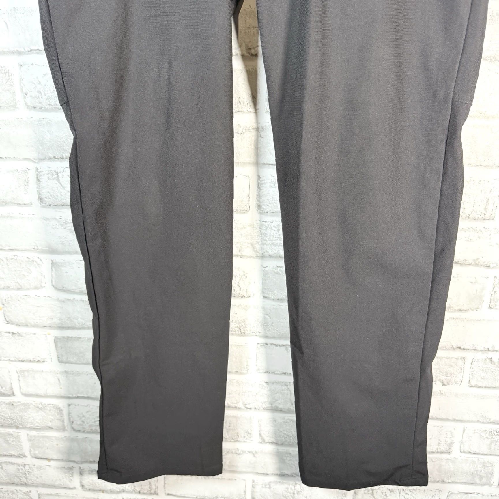Lululemon Lululemon Pants Mens 34x33 Black 100% Polyester Athletic Ankle Activewear Regular Size Type Size US 34 / EU 50 - 3 Thumbnail