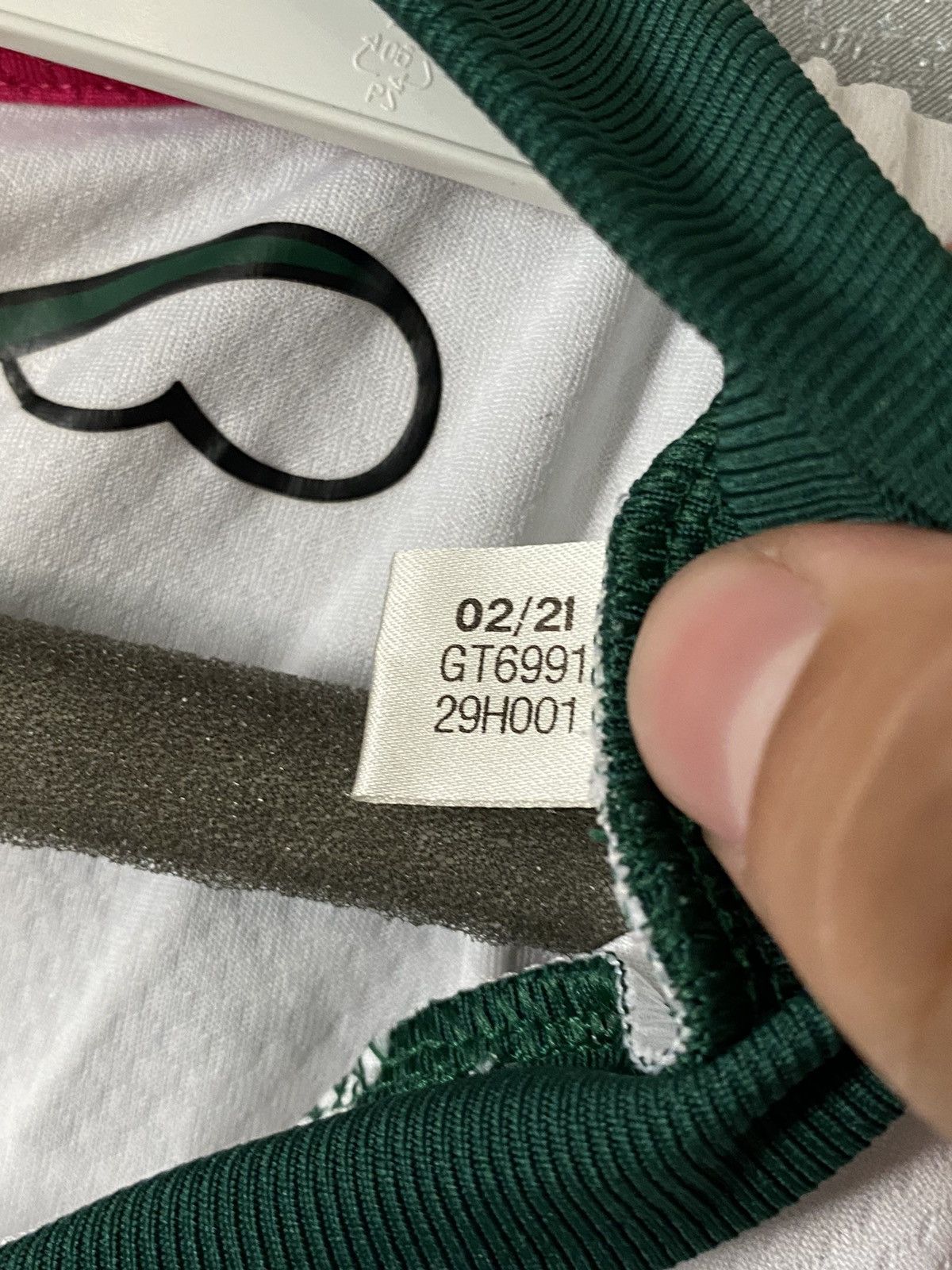 Adidas 2021 Celtic Adidas Soccer Jersey Dafabet Size US S / EU 44-46 / 1 - 4 Thumbnail