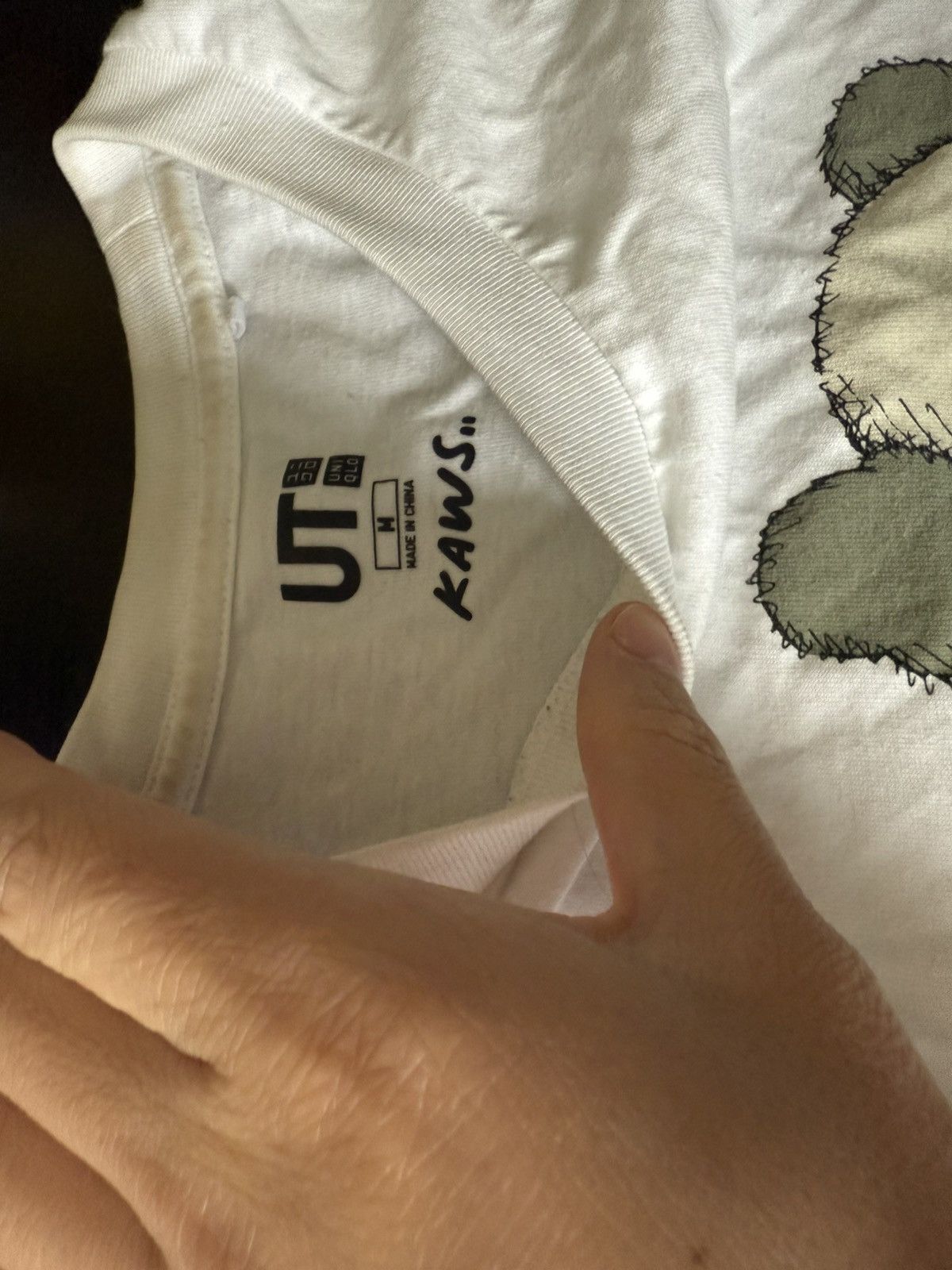 Kaws × Uniqlo Kaws uniqlo Size US M / EU 48-50 / 2 - 2 Thumbnail